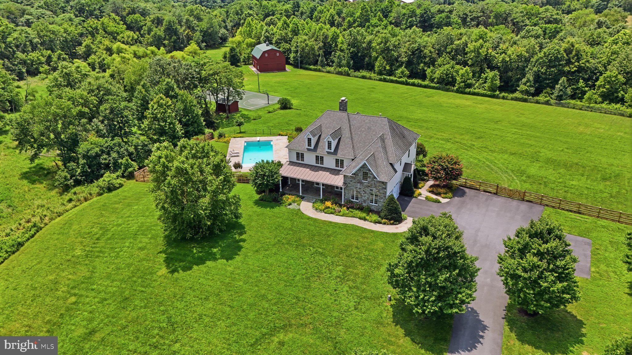POOLESVILLE OUTSIDE - Residential