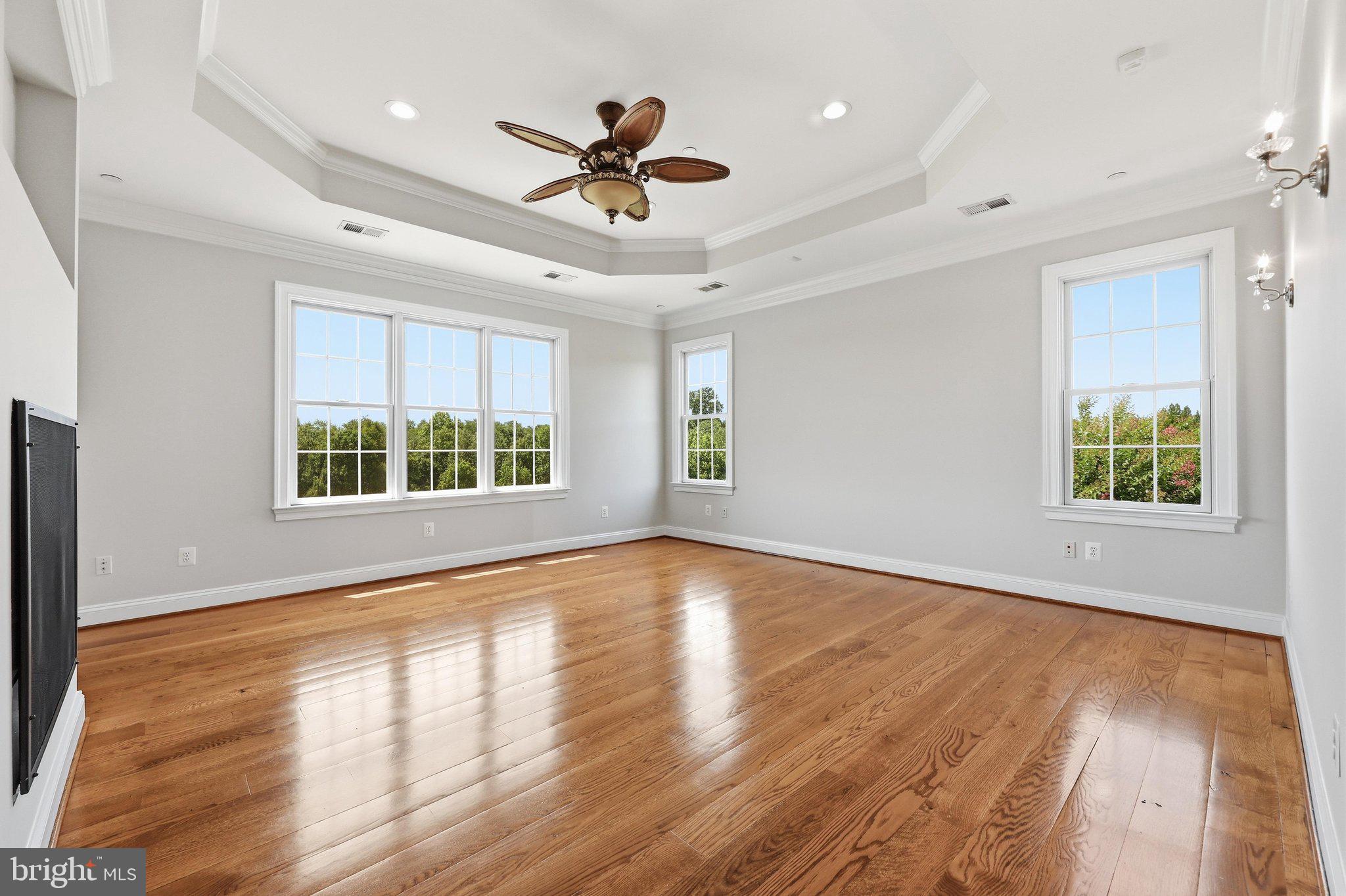 POOLESVILLE OUTSIDE - Residential