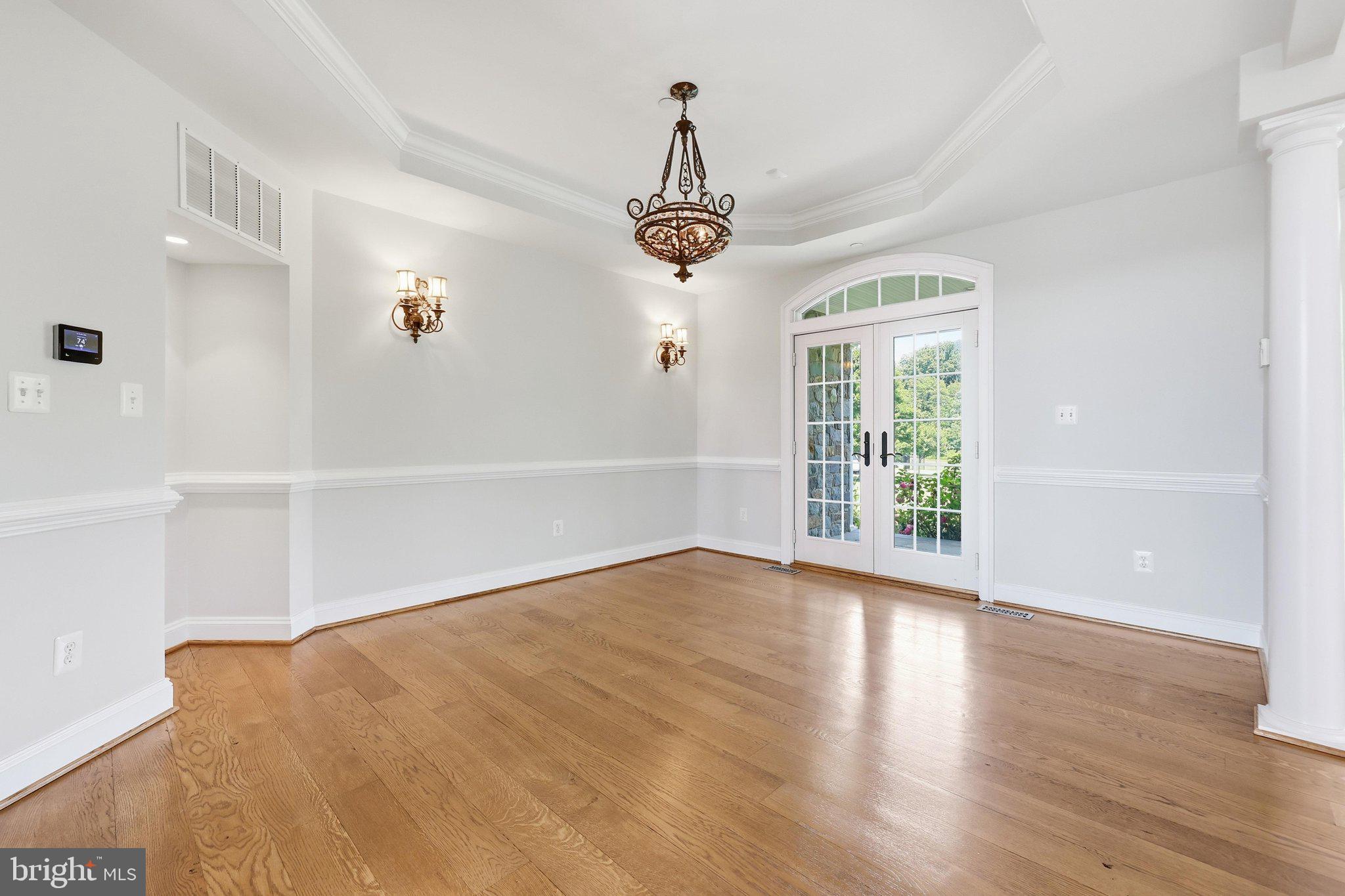 POOLESVILLE OUTSIDE - Residential