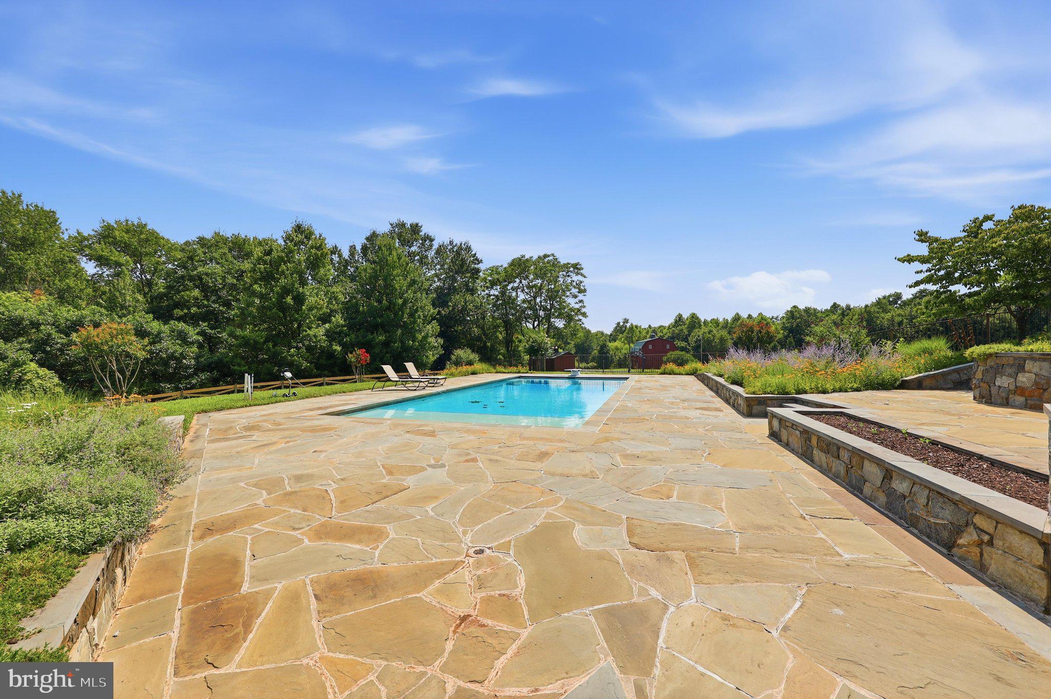 POOLESVILLE OUTSIDE - Residential