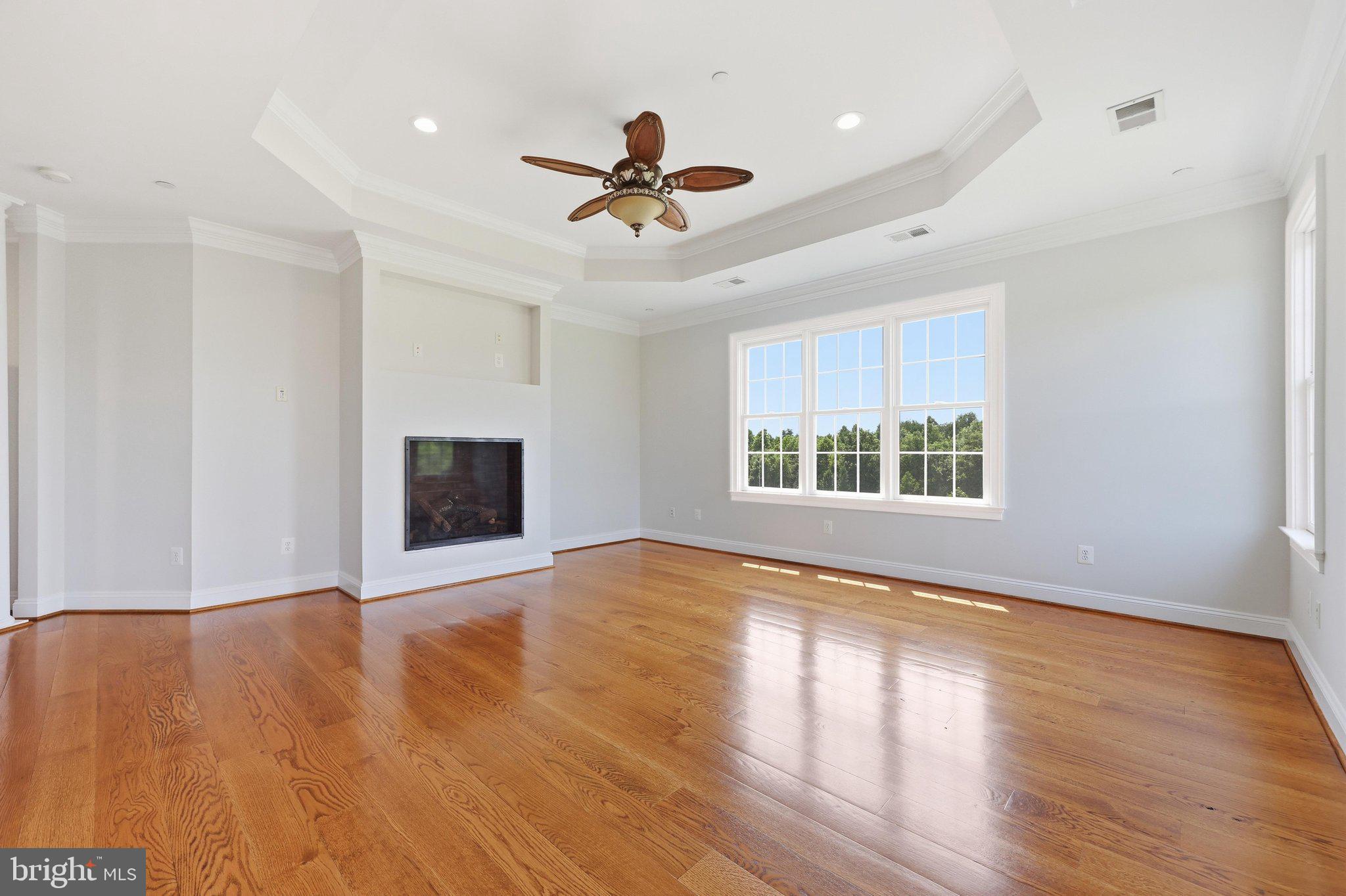 POOLESVILLE OUTSIDE - Residential