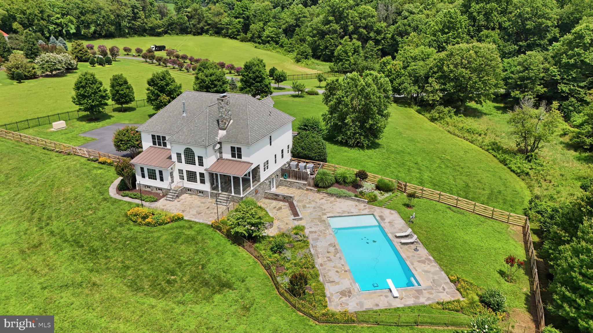 POOLESVILLE OUTSIDE - Residential