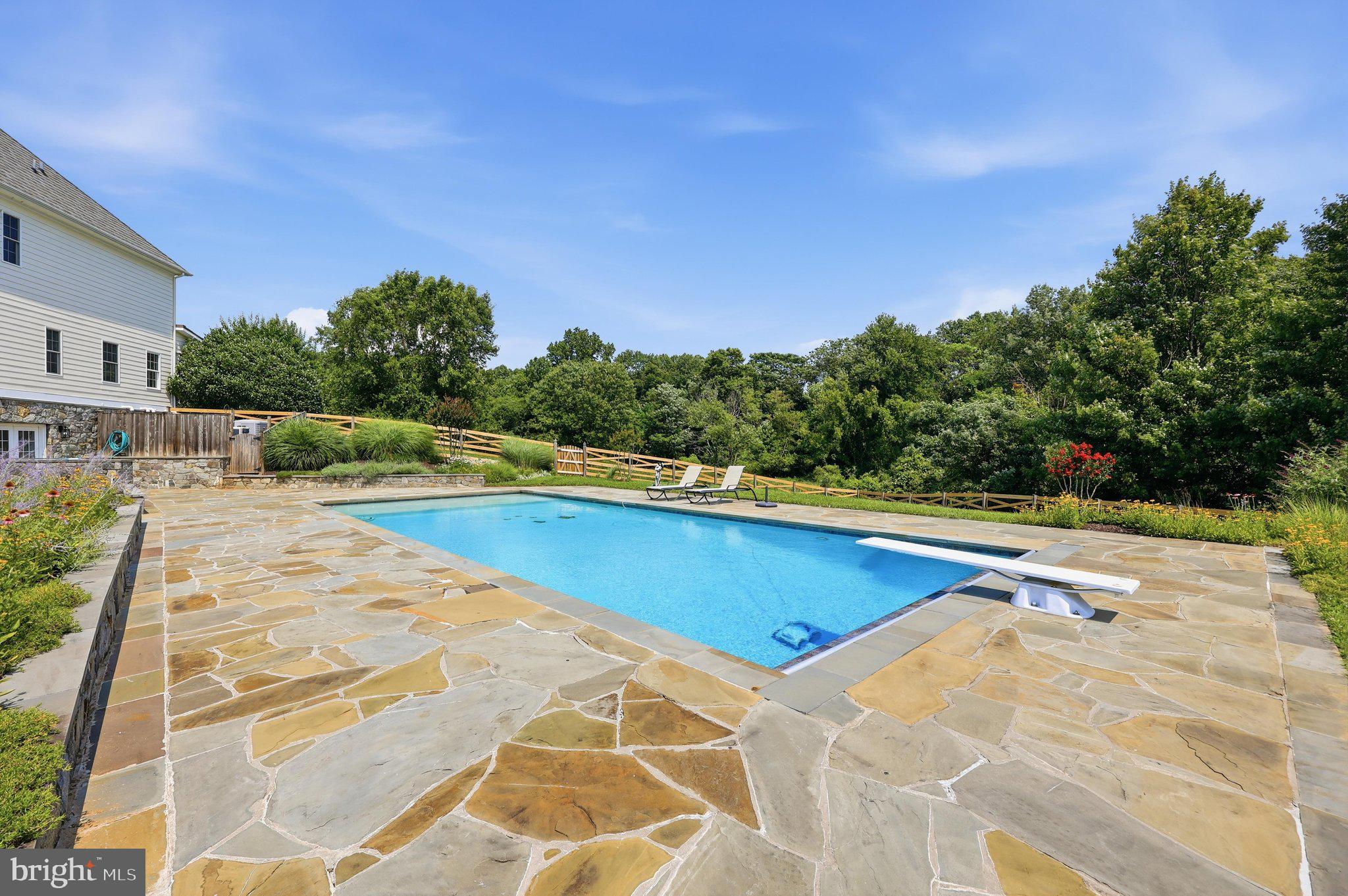 POOLESVILLE OUTSIDE - Residential