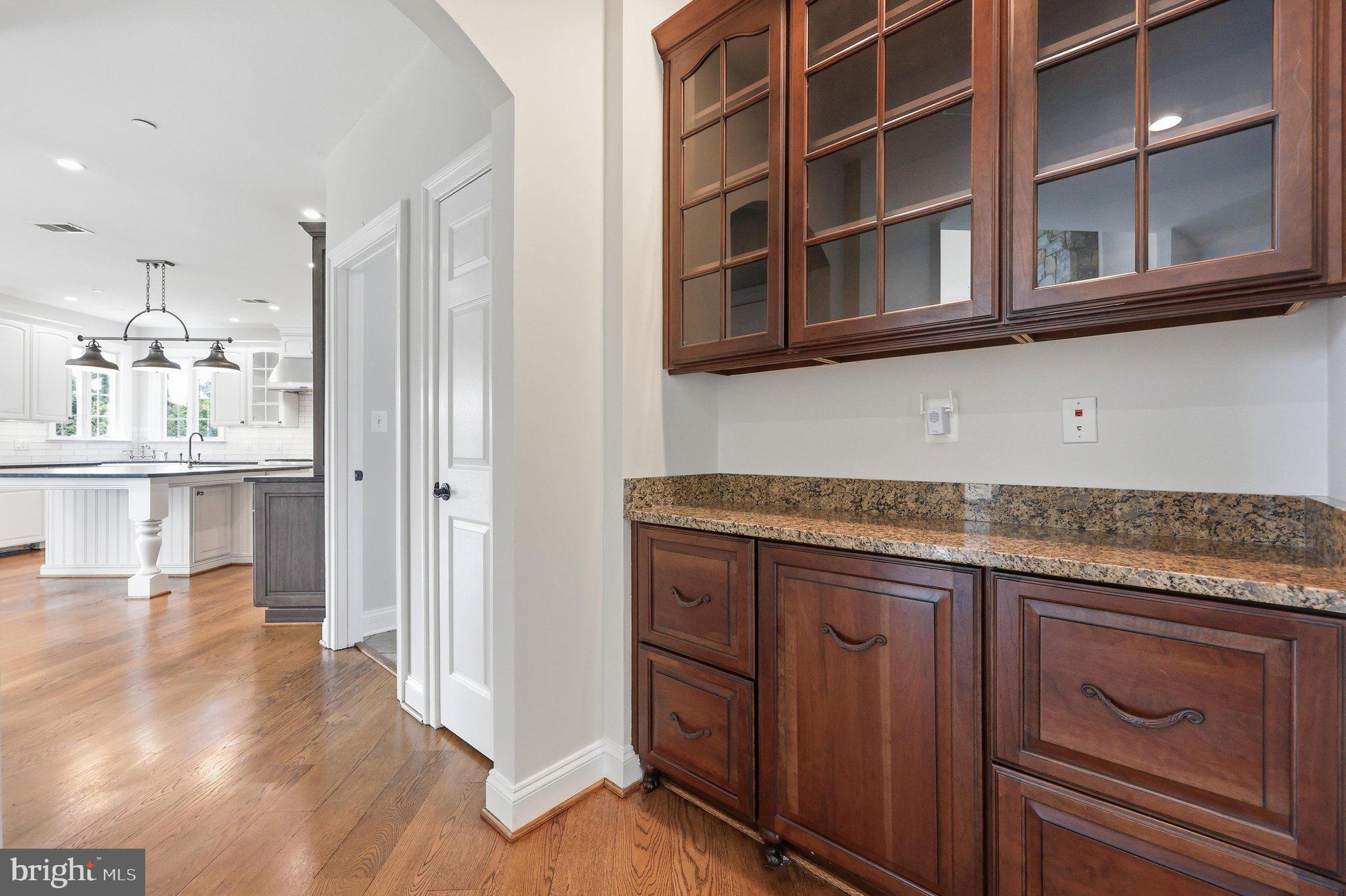 POOLESVILLE OUTSIDE - Residential