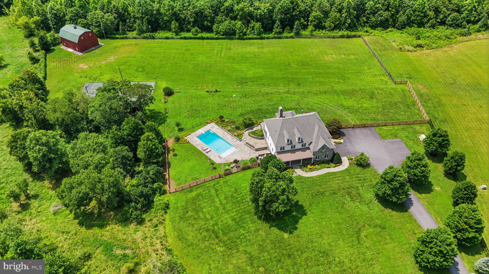 POOLESVILLE OUTSIDE - Residential