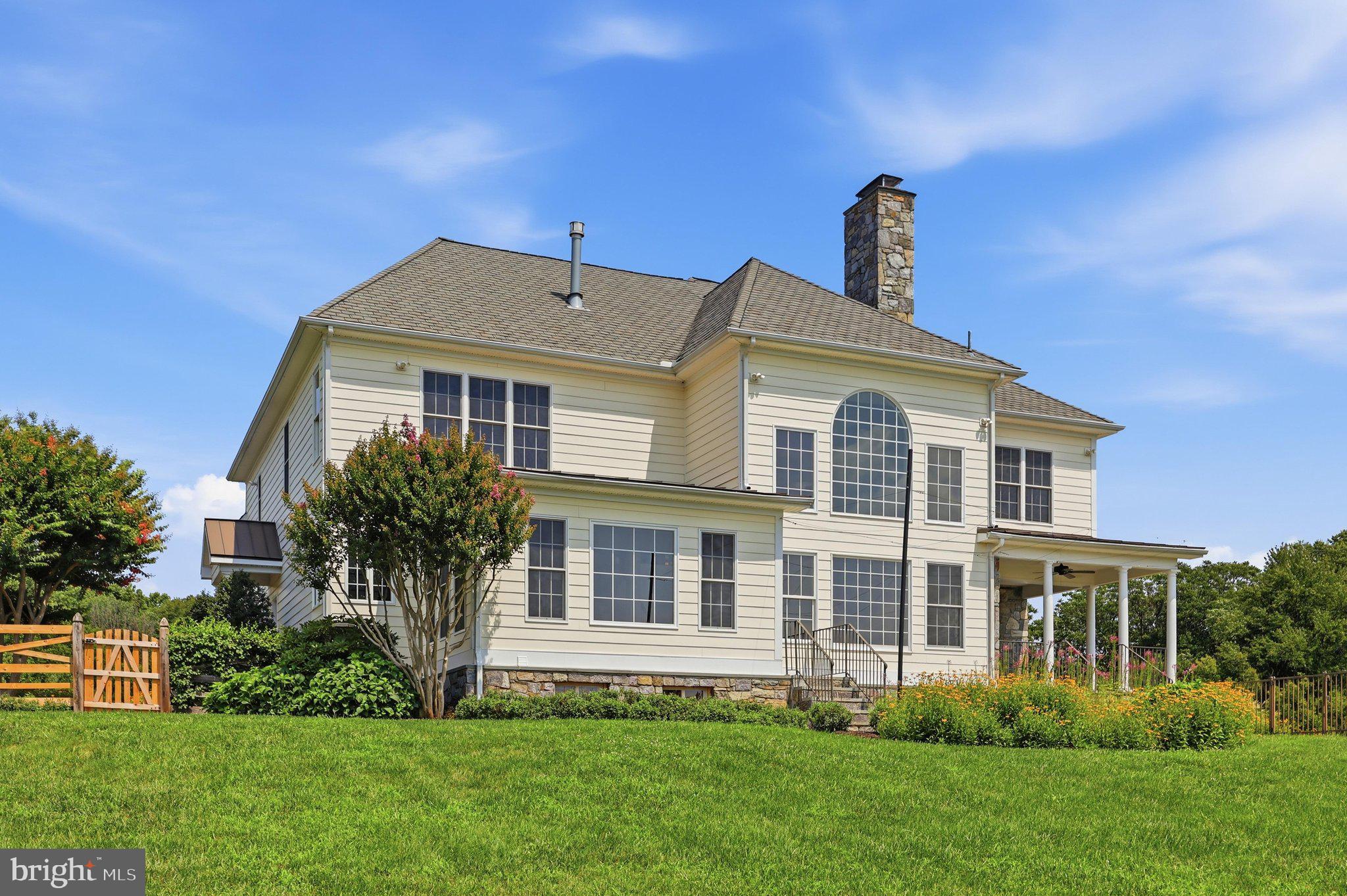 POOLESVILLE OUTSIDE - Residential