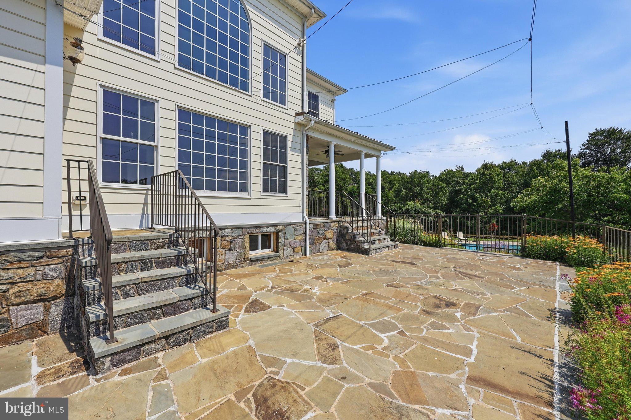 POOLESVILLE OUTSIDE - Residential