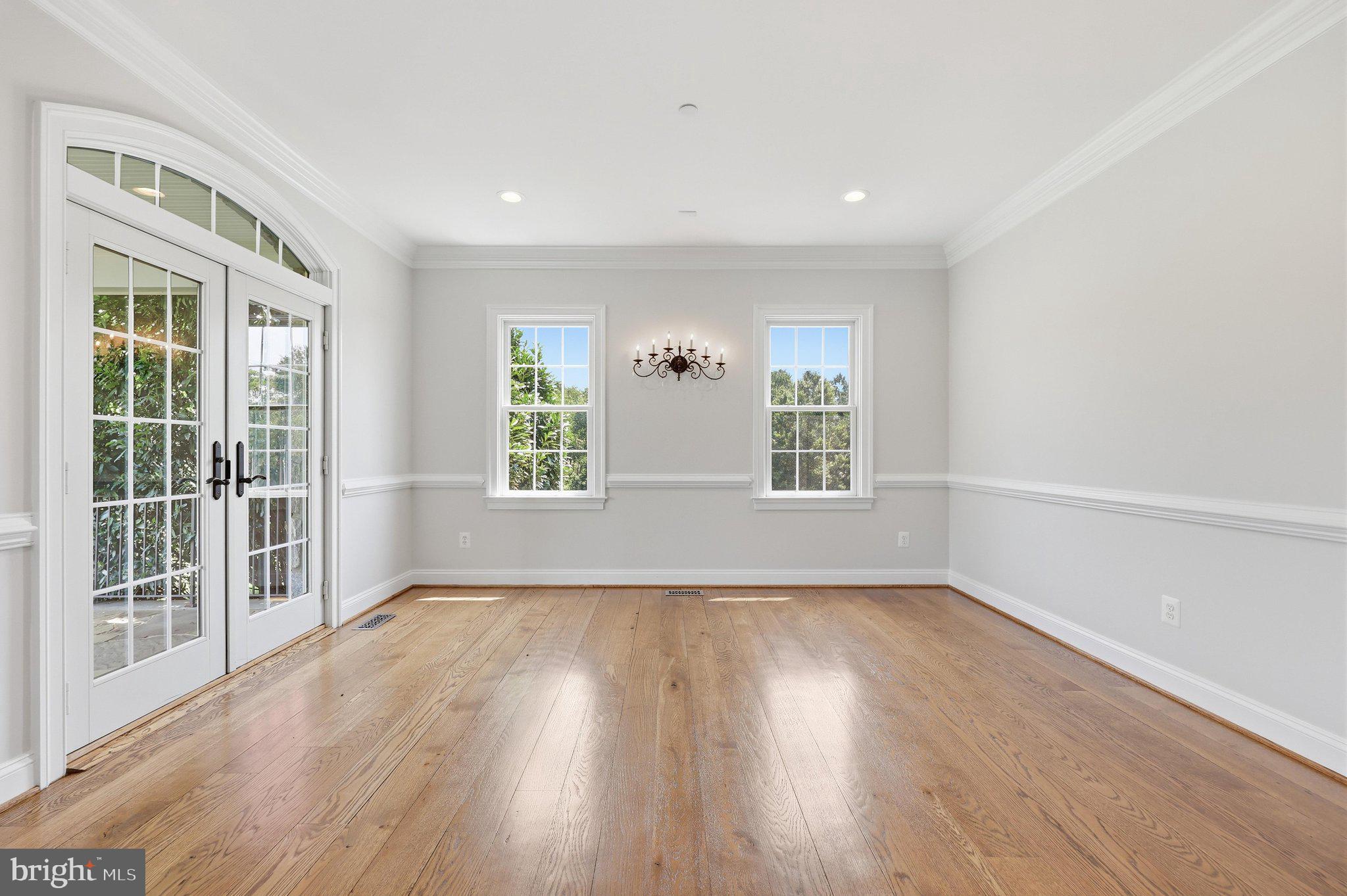 POOLESVILLE OUTSIDE - Residential