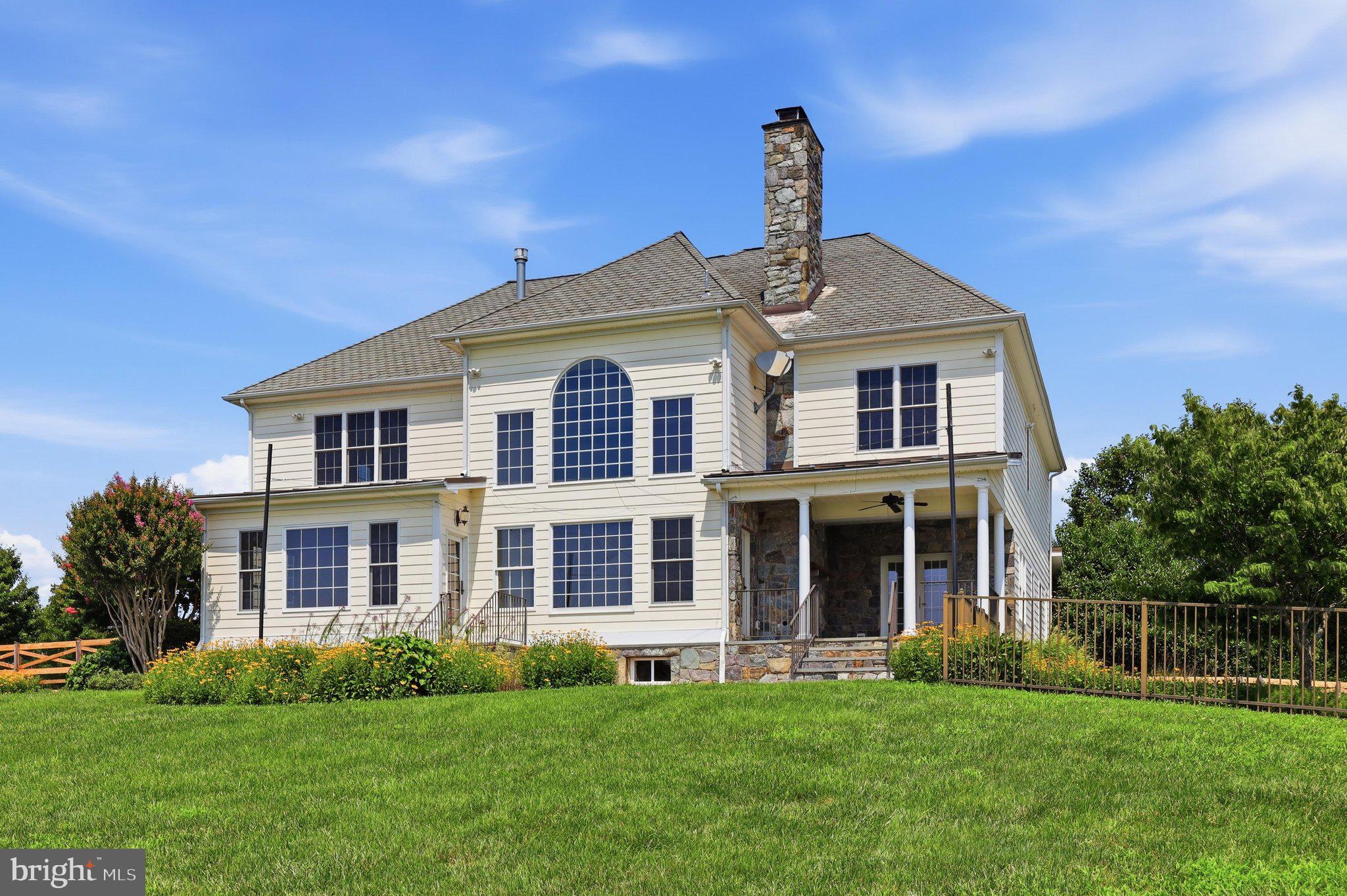 POOLESVILLE OUTSIDE - Residential