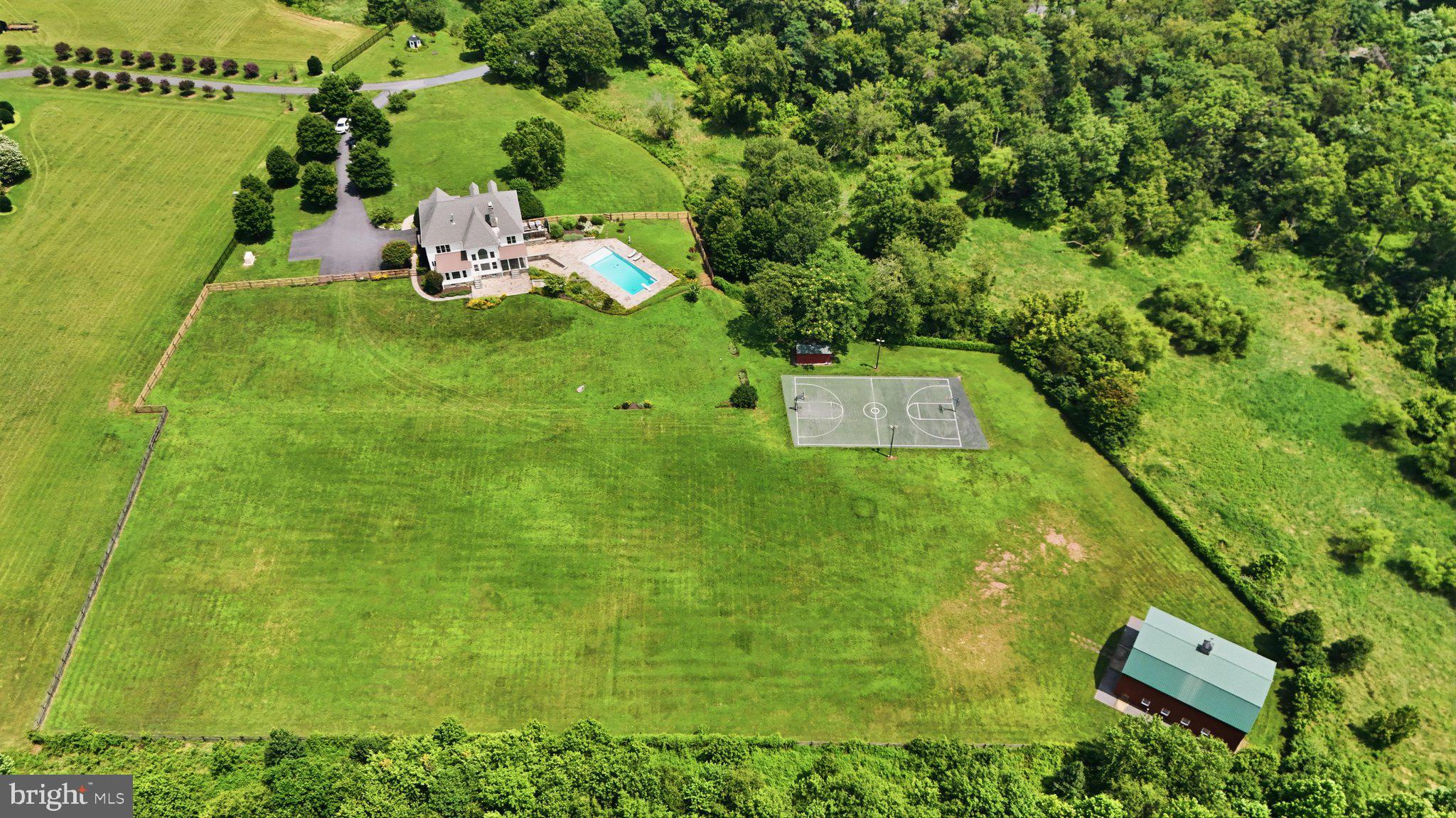 POOLESVILLE OUTSIDE - Residential