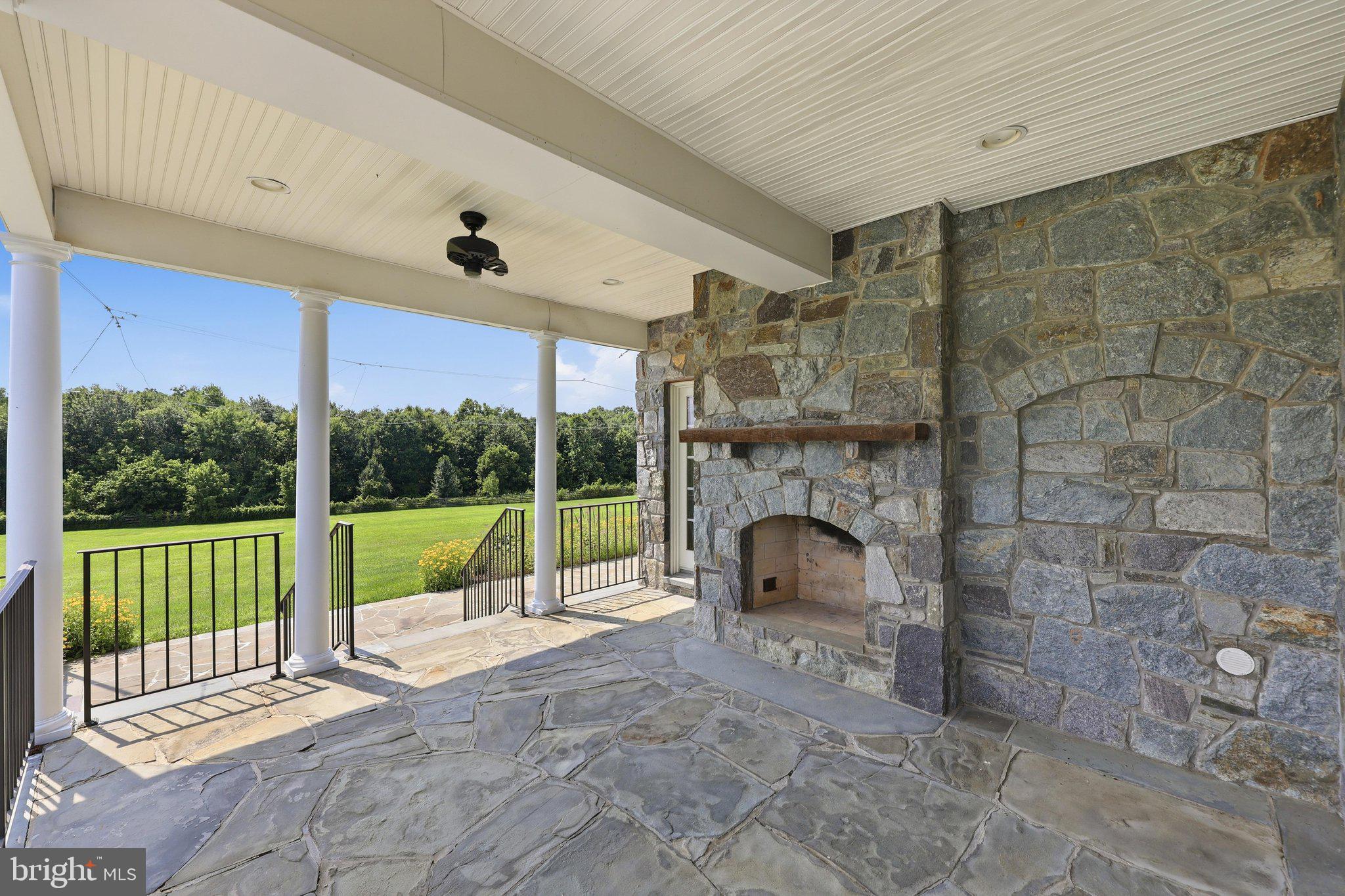 POOLESVILLE OUTSIDE - Residential