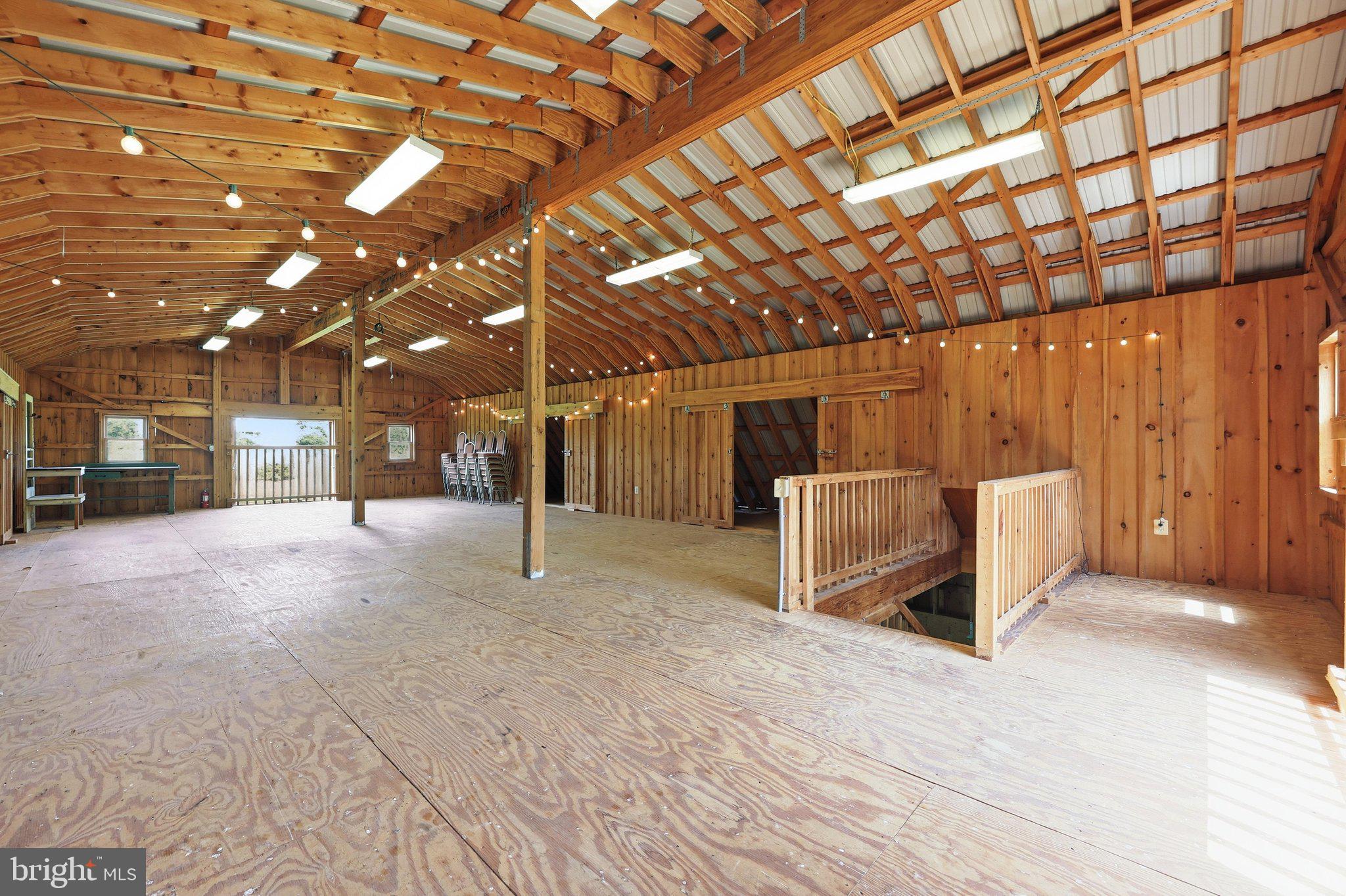 POOLESVILLE OUTSIDE - Residential
