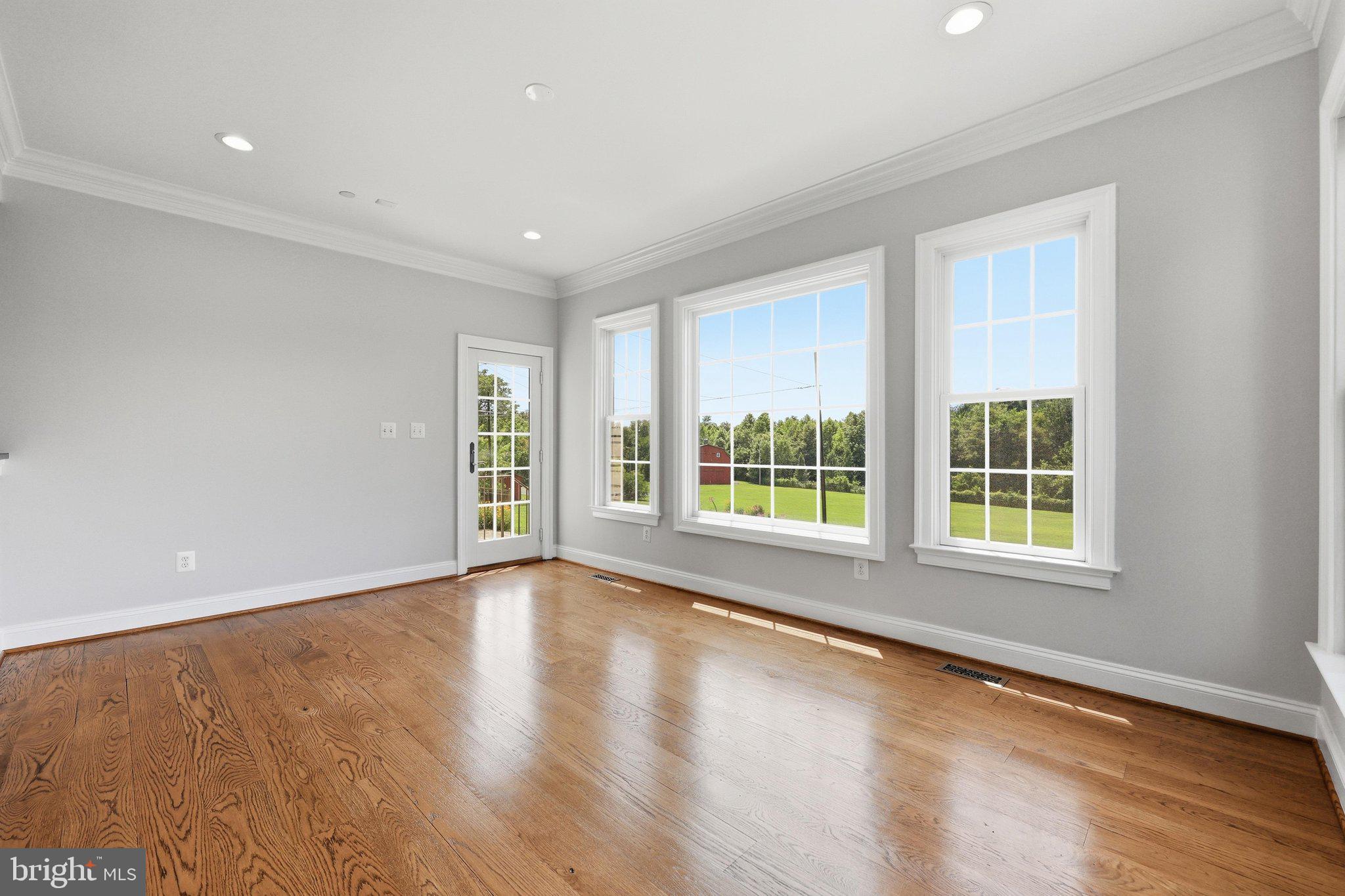 POOLESVILLE OUTSIDE - Residential