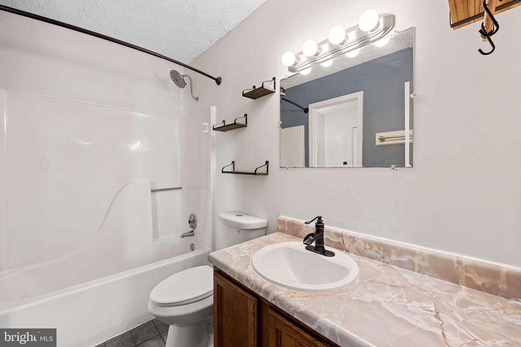 WEST SHORE - Residential