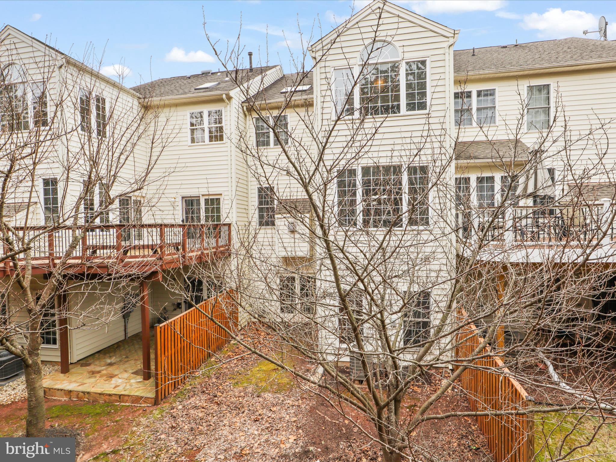 LOUDOUN VALLEY ESTATES - Residential
