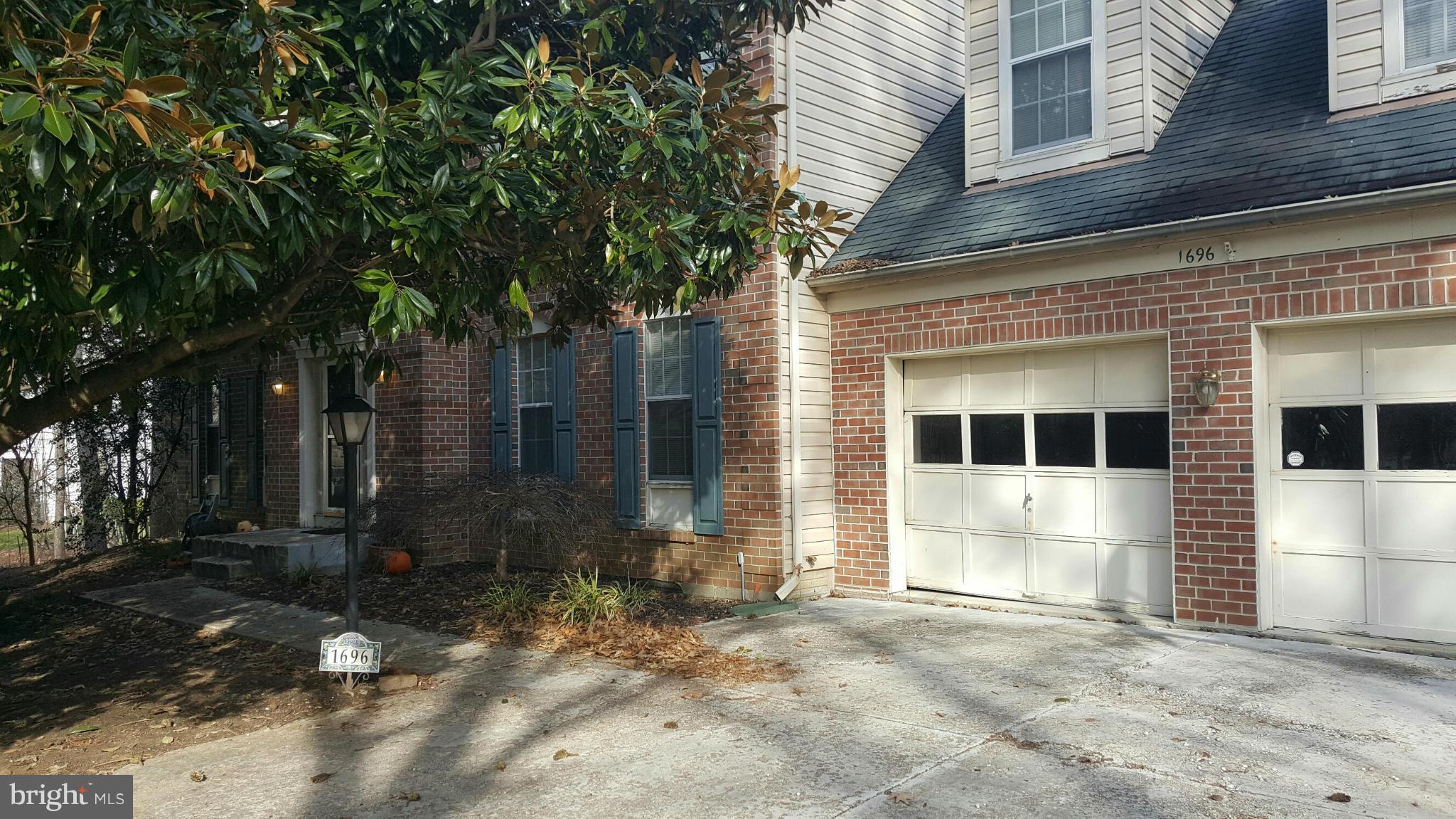 CROFTON WOODS - Residential
