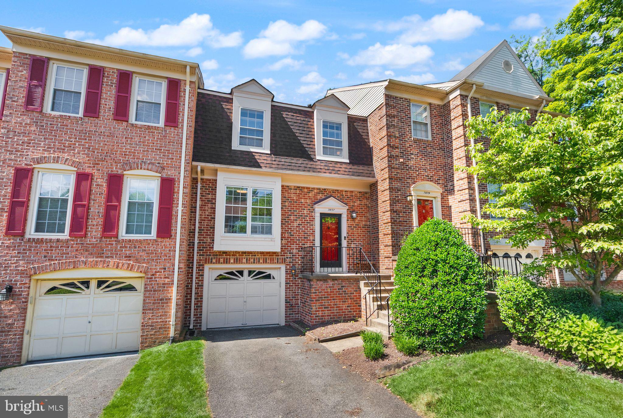 LAFAYETTE VILLAGE - Residential