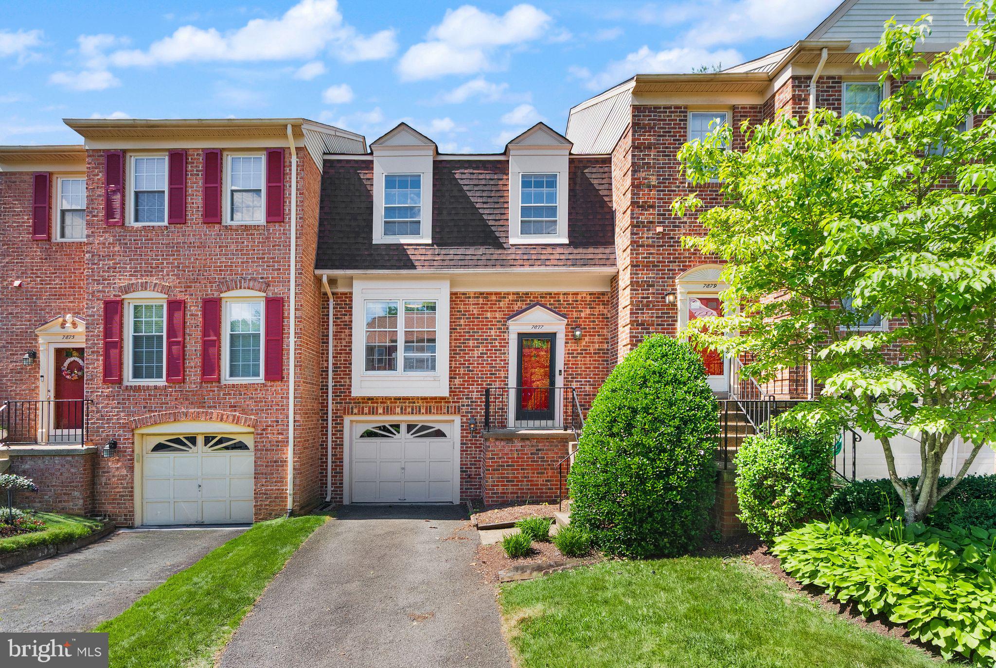 LAFAYETTE VILLAGE - Residential