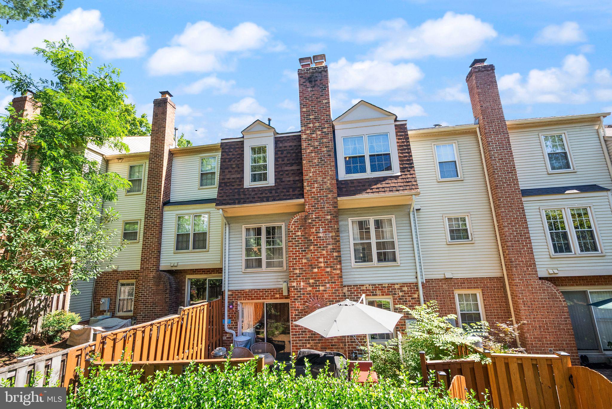 LAFAYETTE VILLAGE - Residential