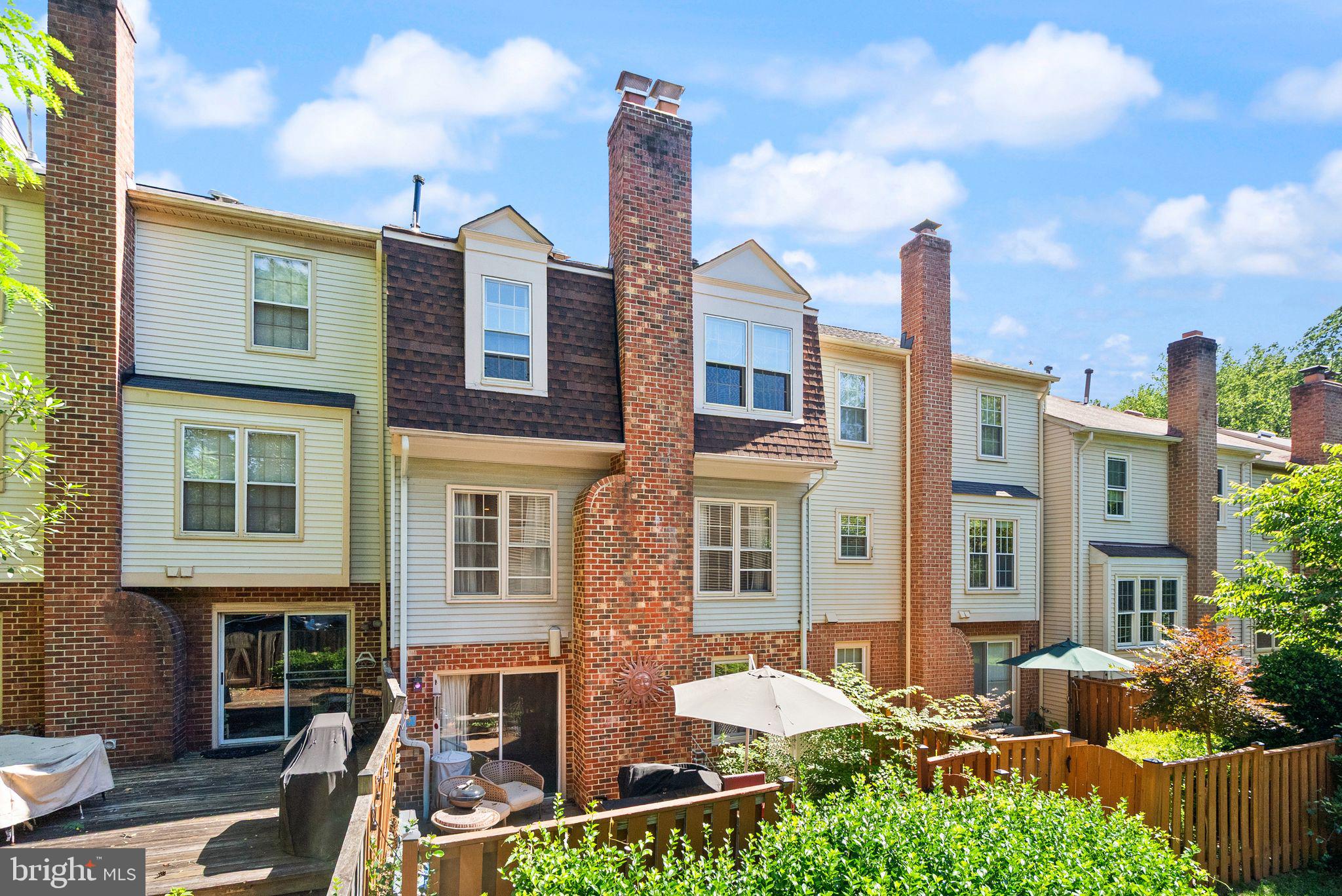 LAFAYETTE VILLAGE - Residential