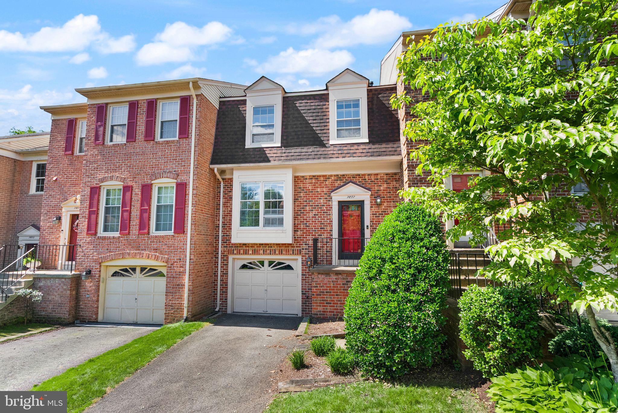 LAFAYETTE VILLAGE - Residential