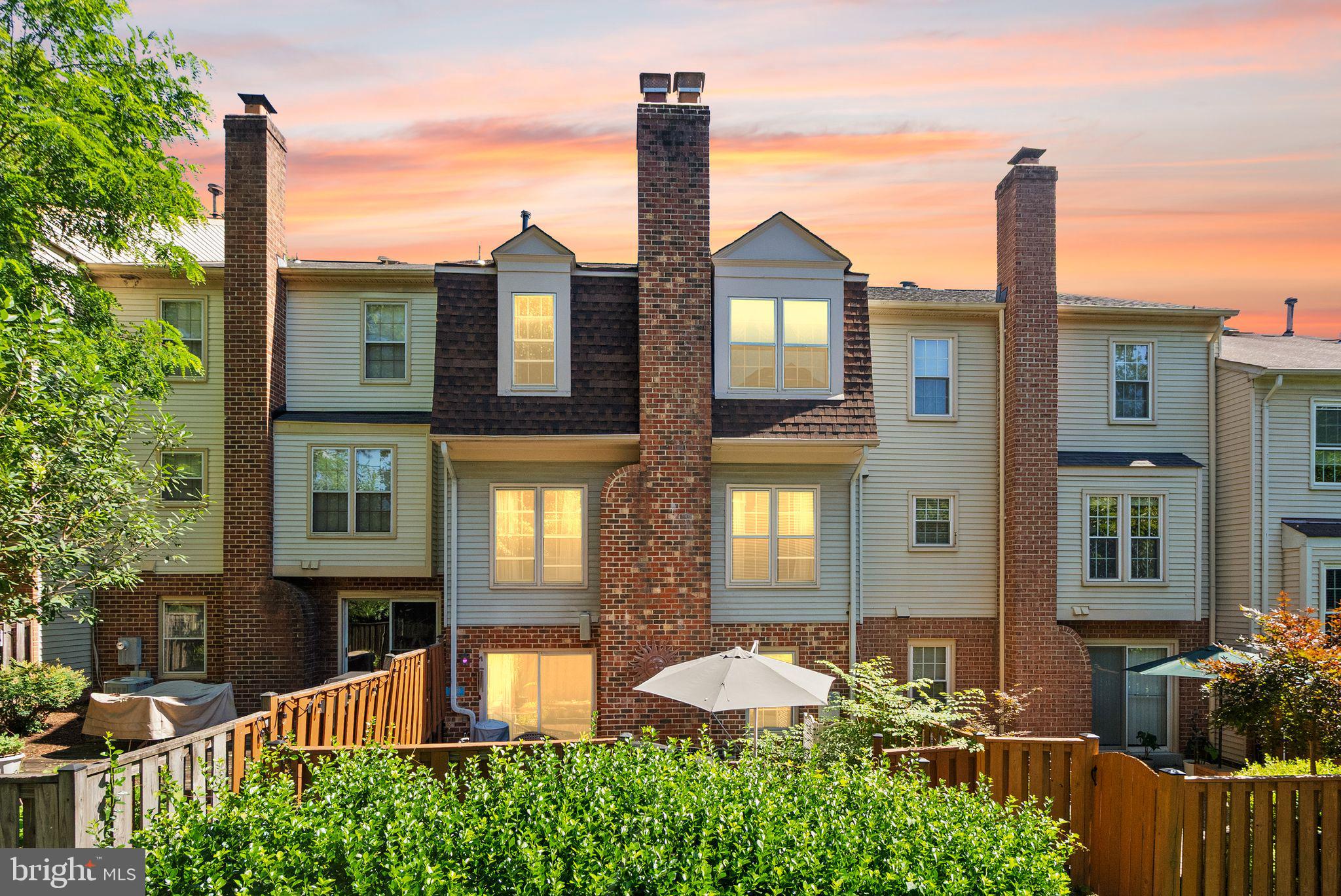 LAFAYETTE VILLAGE - Residential