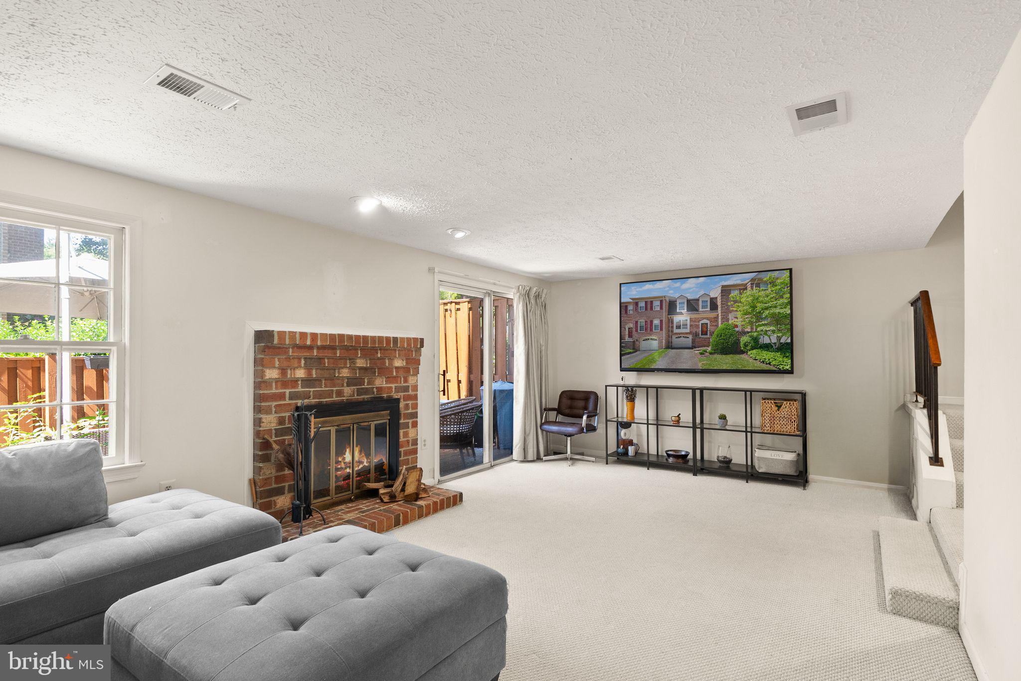 LAFAYETTE VILLAGE - Residential