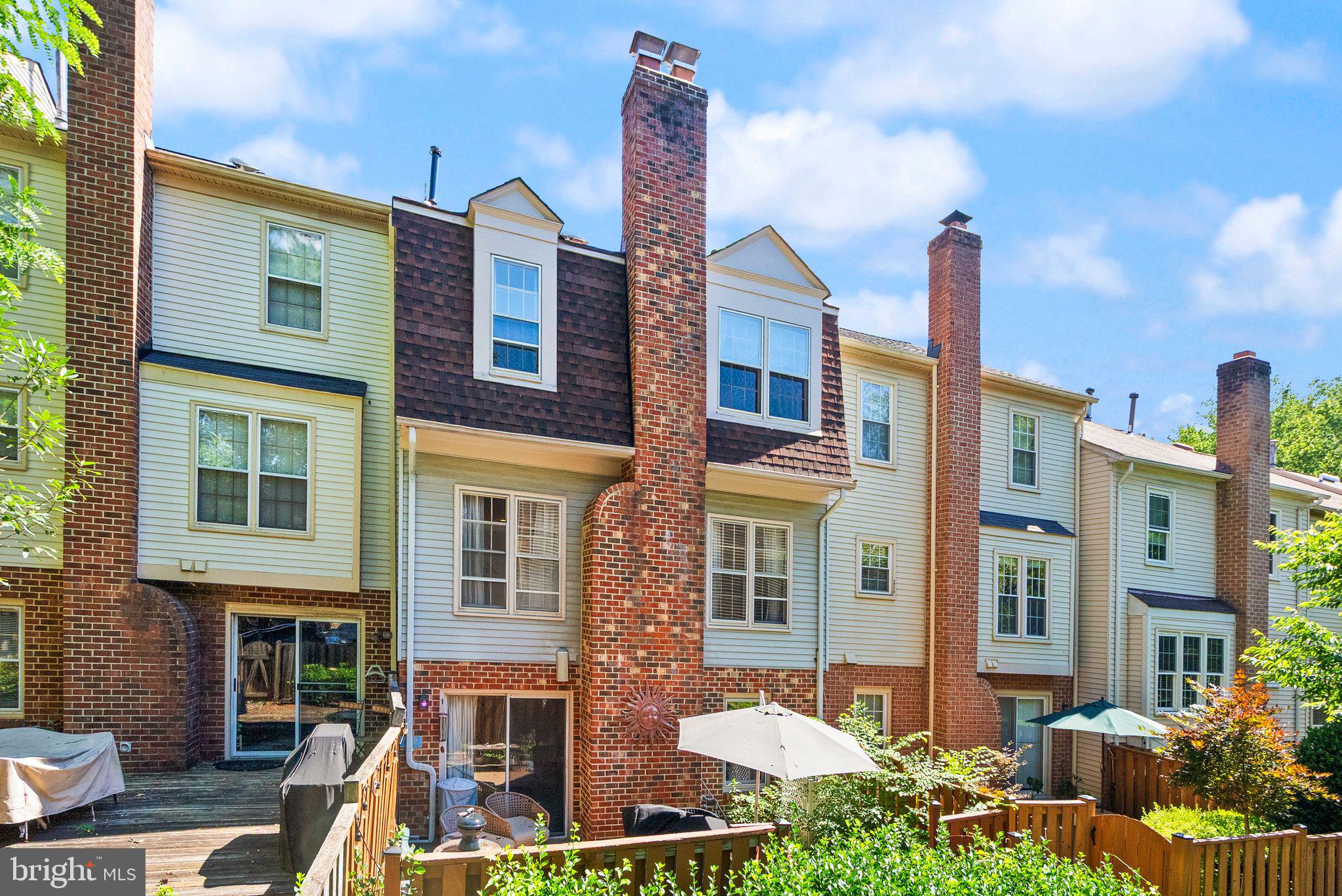 LAFAYETTE VILLAGE - Residential
