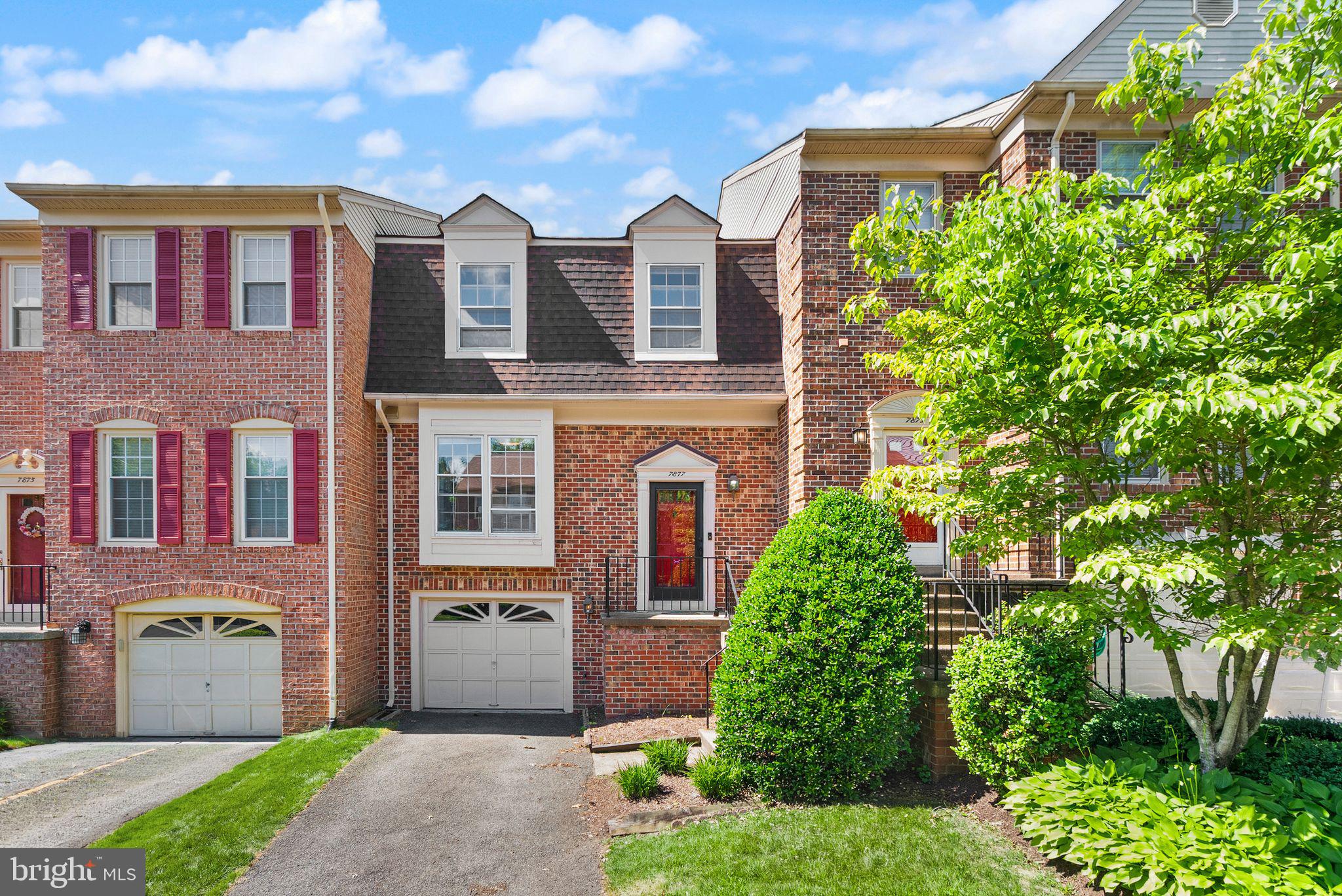 LAFAYETTE VILLAGE - Residential