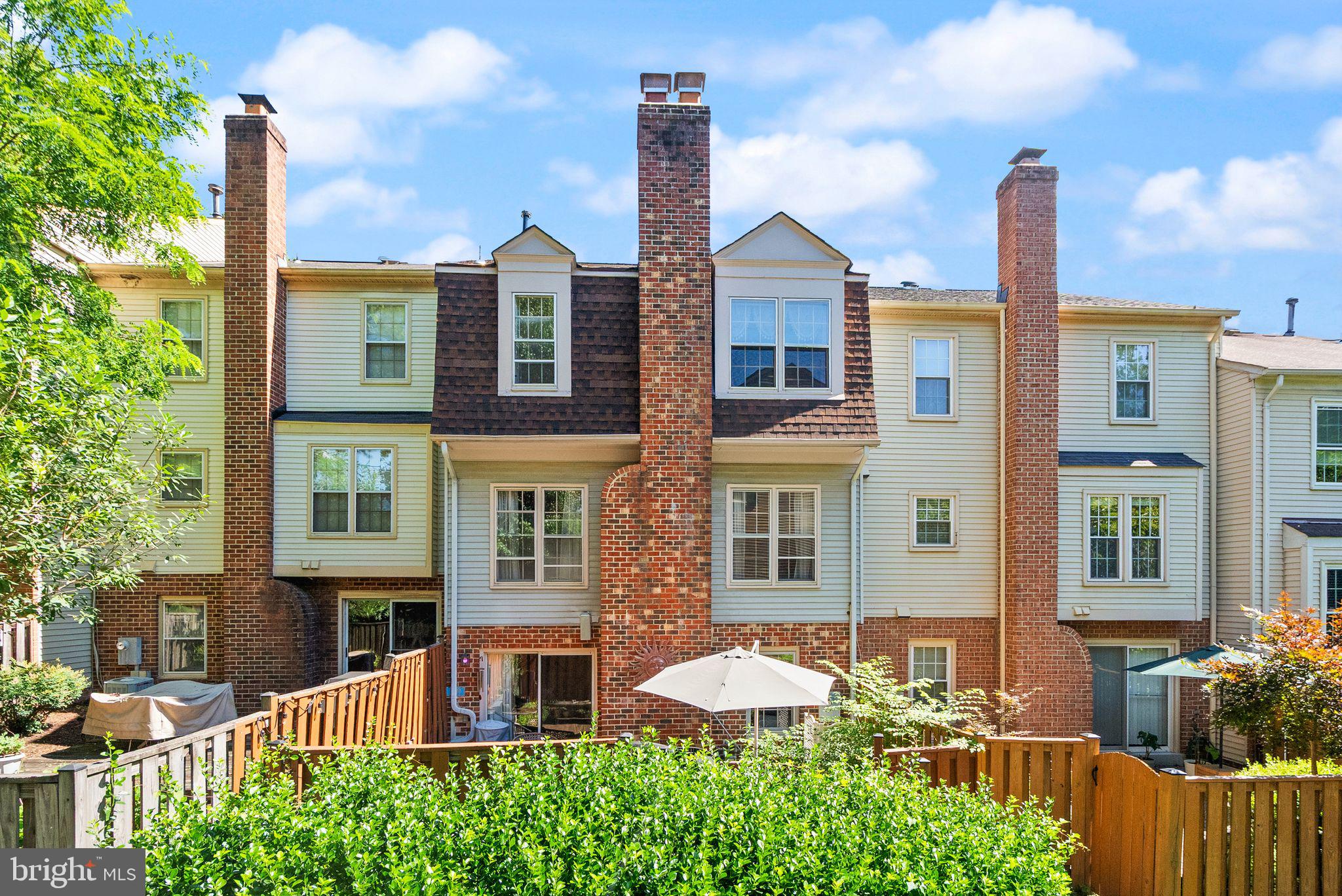 LAFAYETTE VILLAGE - Residential