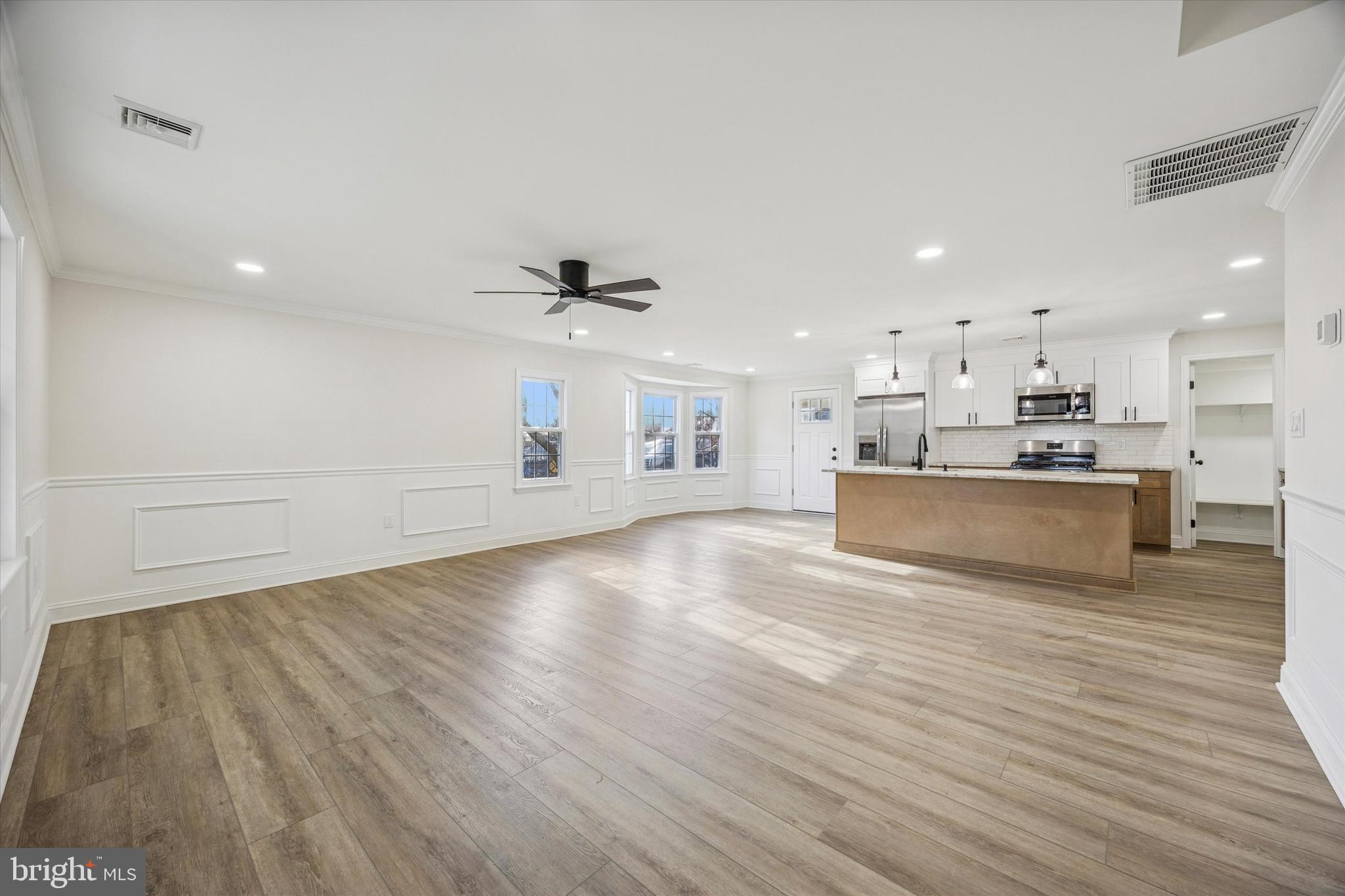 FEASTERVILLE - Residential