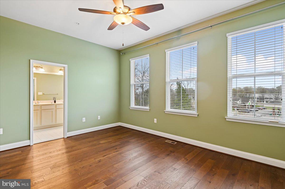 VILLAGE GREENS - Residential
