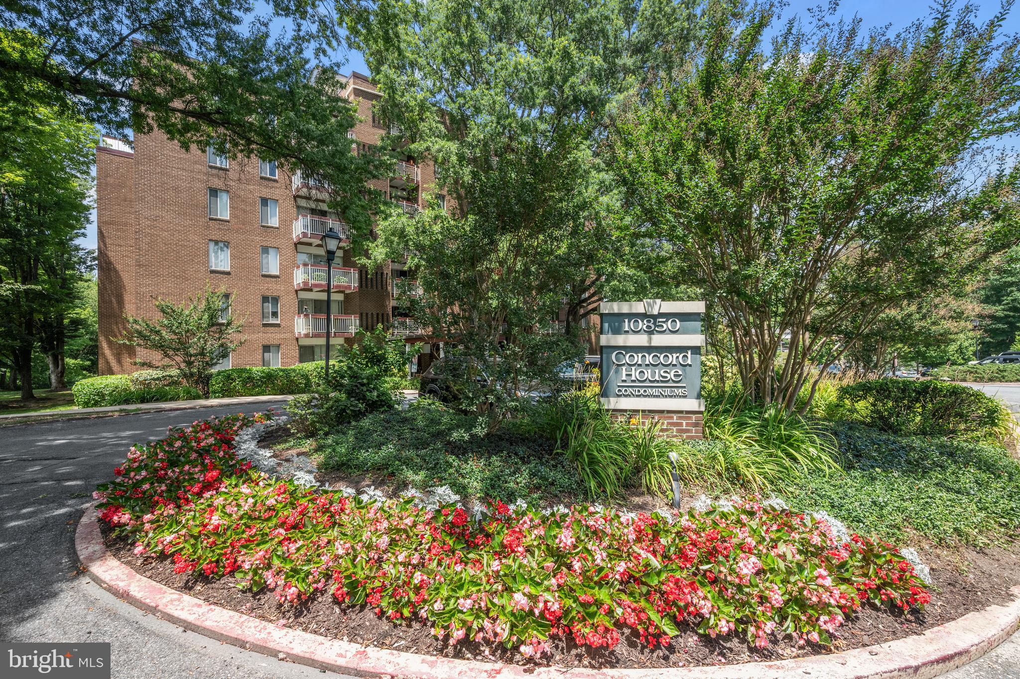 VILLAGE OF WILDE LAKE - Residential