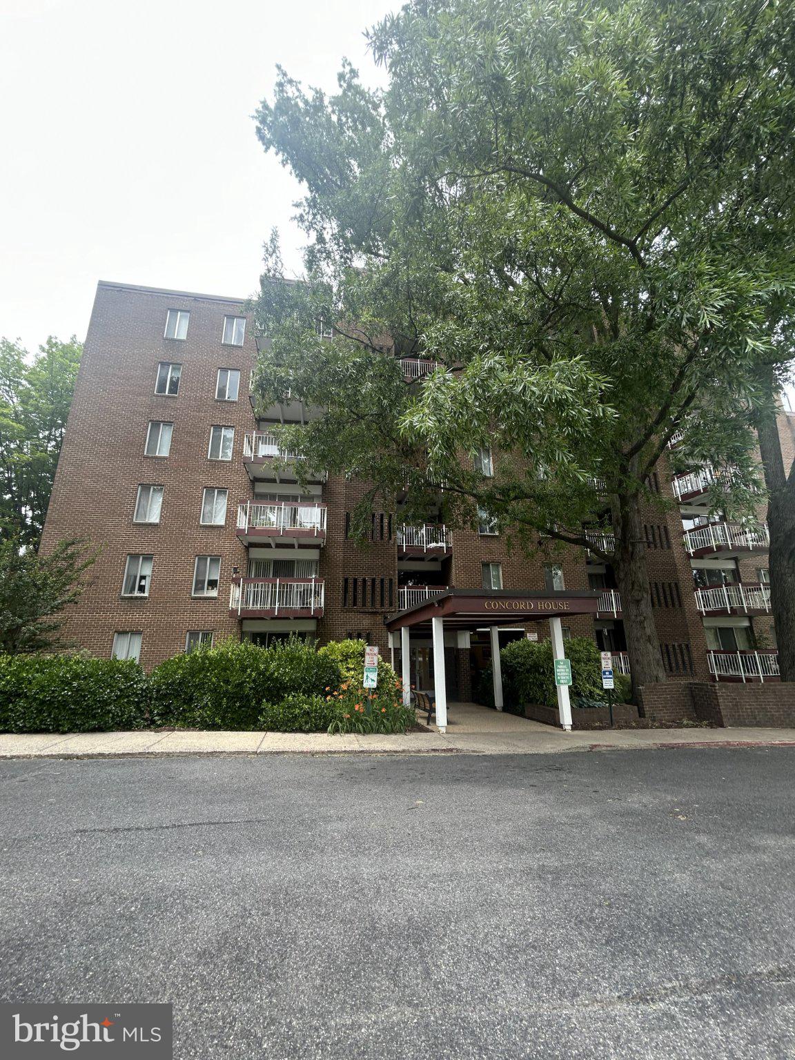 VILLAGE OF WILDE LAKE - Residential