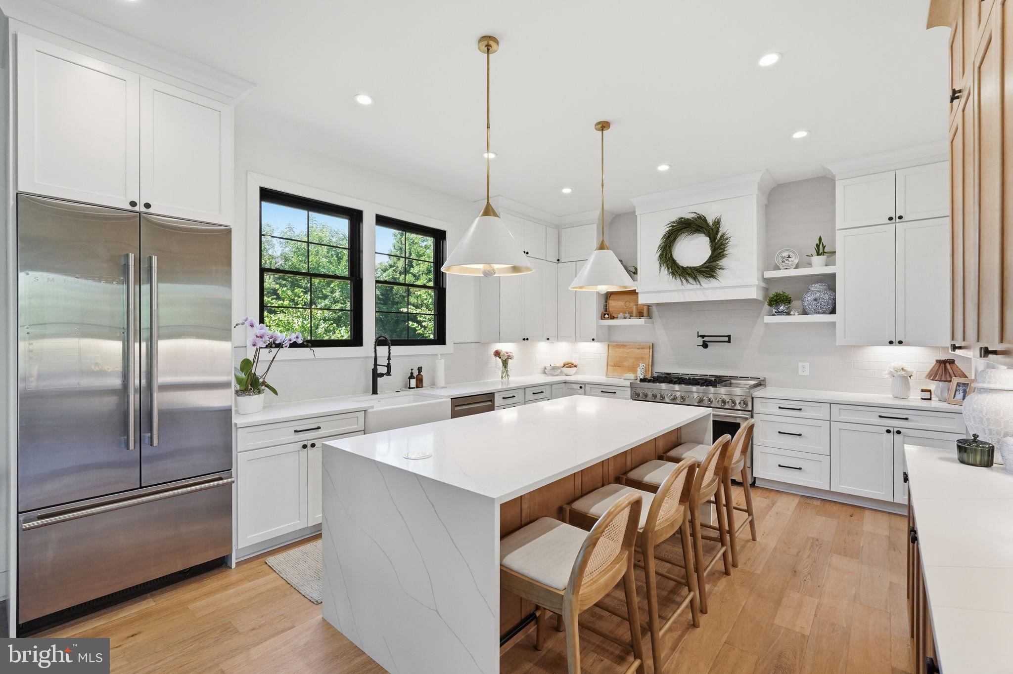 WILLIAMSBURG VILLAGE - Residential