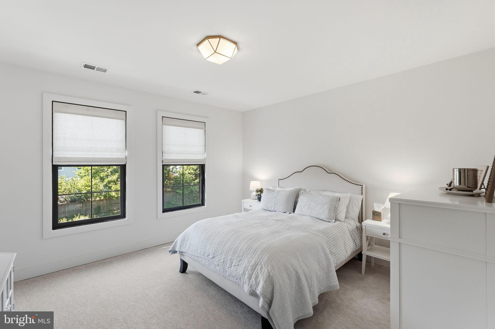 WILLIAMSBURG VILLAGE - Residential