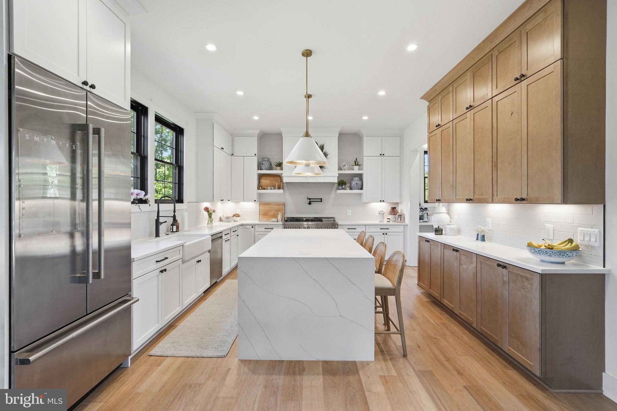 WILLIAMSBURG VILLAGE - Residential