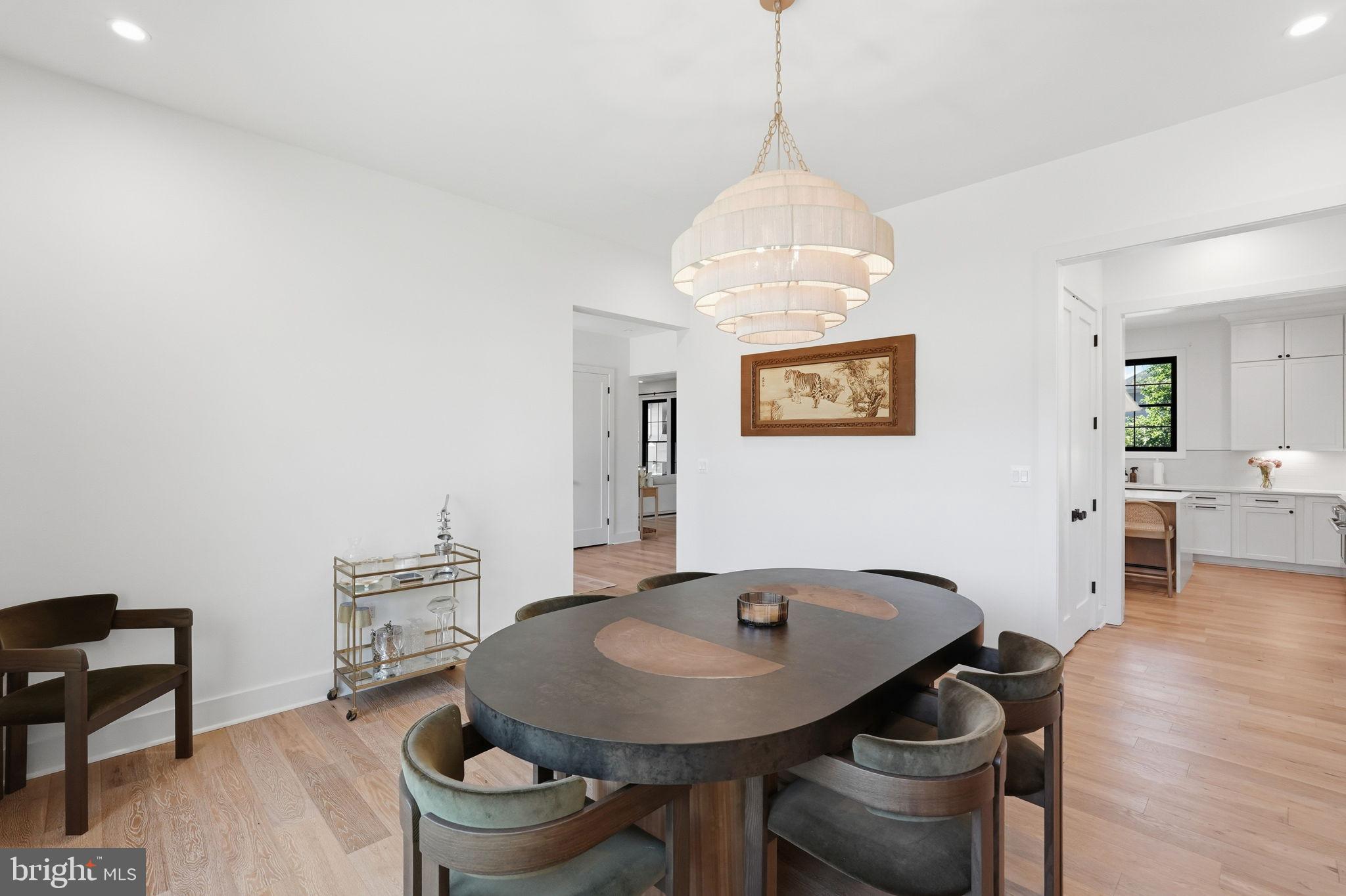 WILLIAMSBURG VILLAGE - Residential