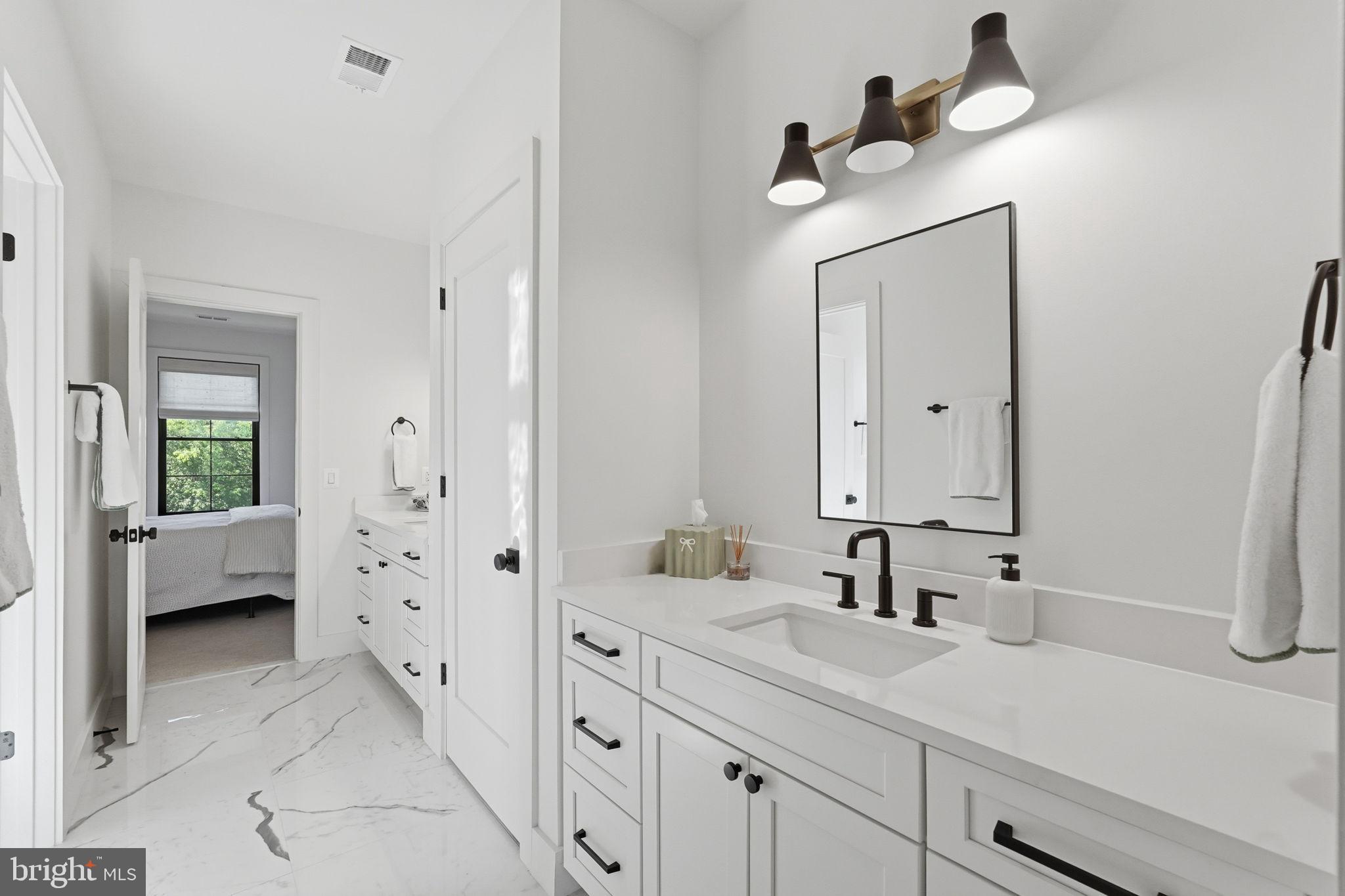 WILLIAMSBURG VILLAGE - Residential