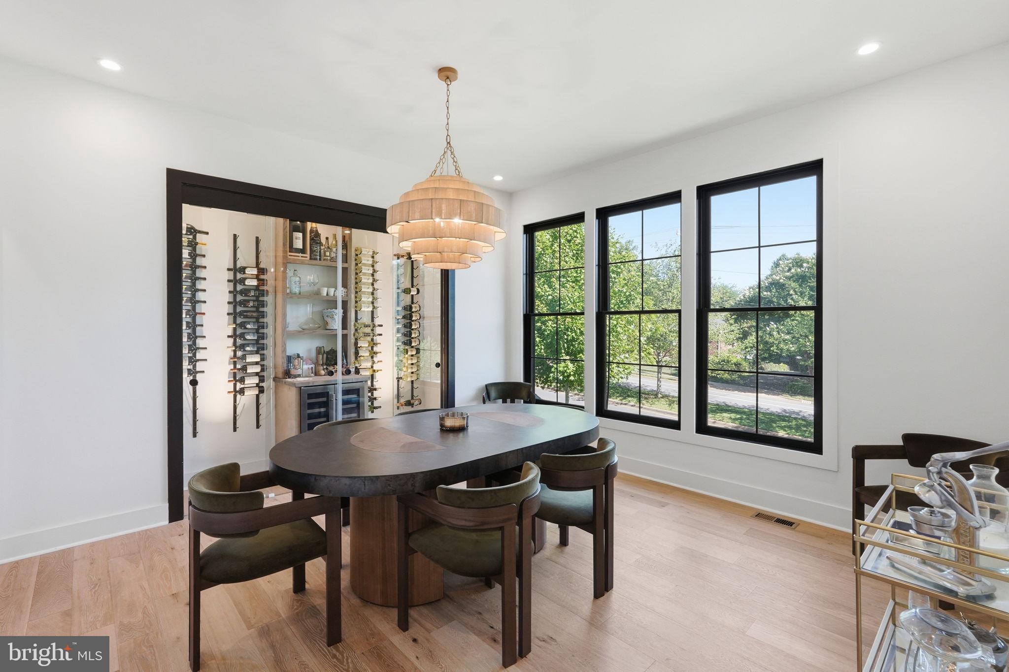WILLIAMSBURG VILLAGE - Residential
