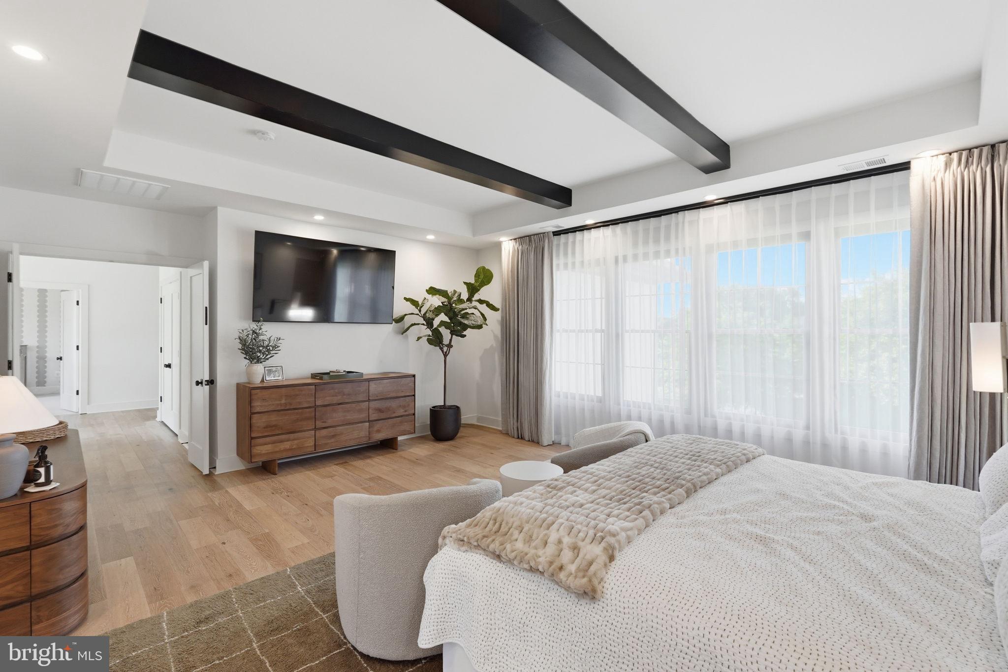 WILLIAMSBURG VILLAGE - Residential