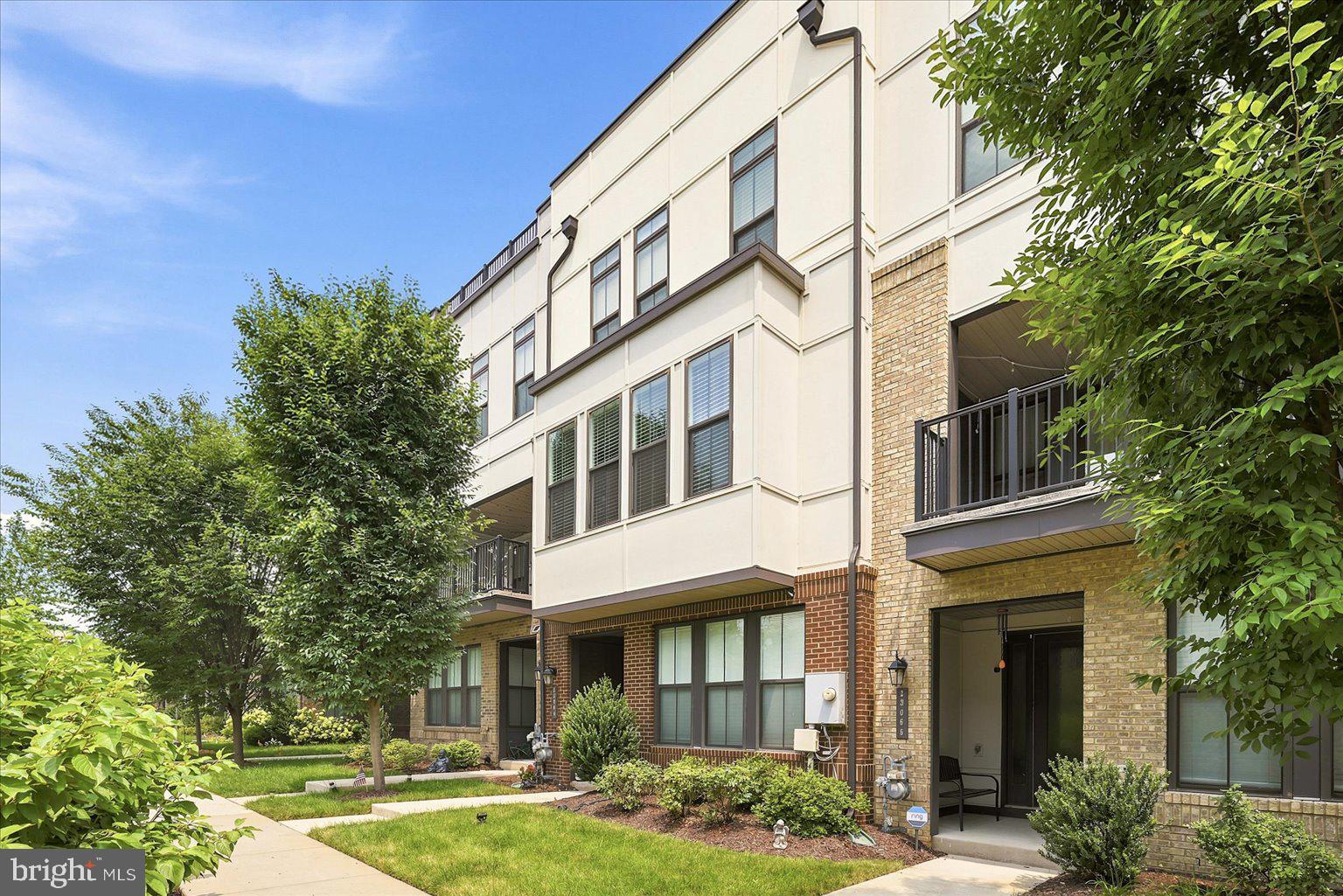 BRAMBLETON TOWN CENTER - Residential