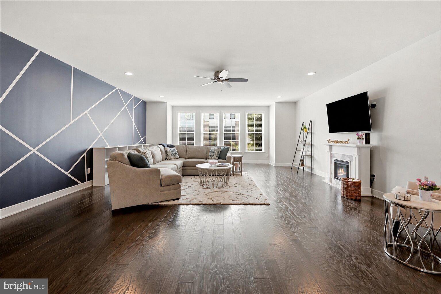 BRAMBLETON TOWN CENTER - Residential