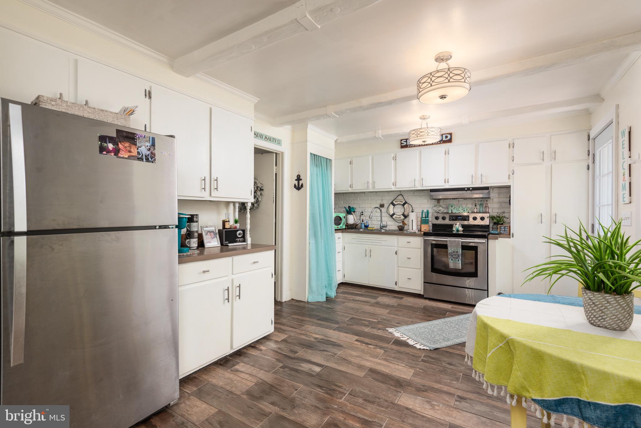 CHESTER RIVER BEACH - Residential