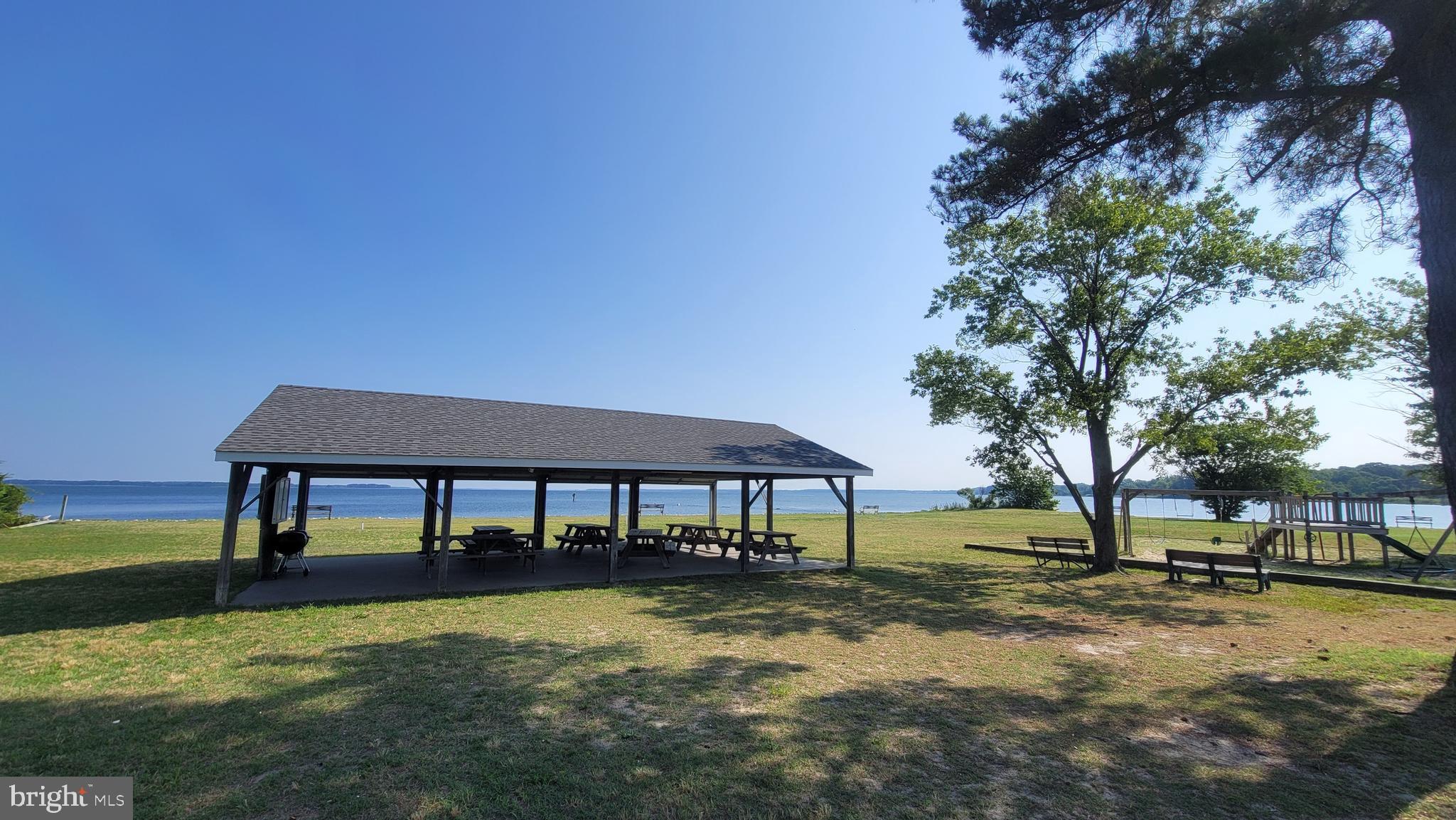 CHESTER RIVER BEACH - Residential