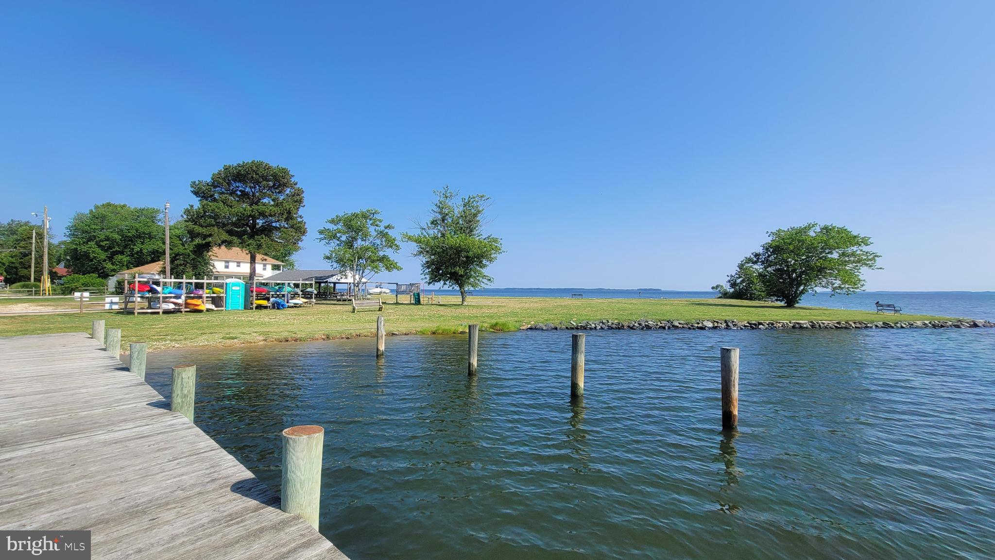 CHESTER RIVER BEACH - Residential