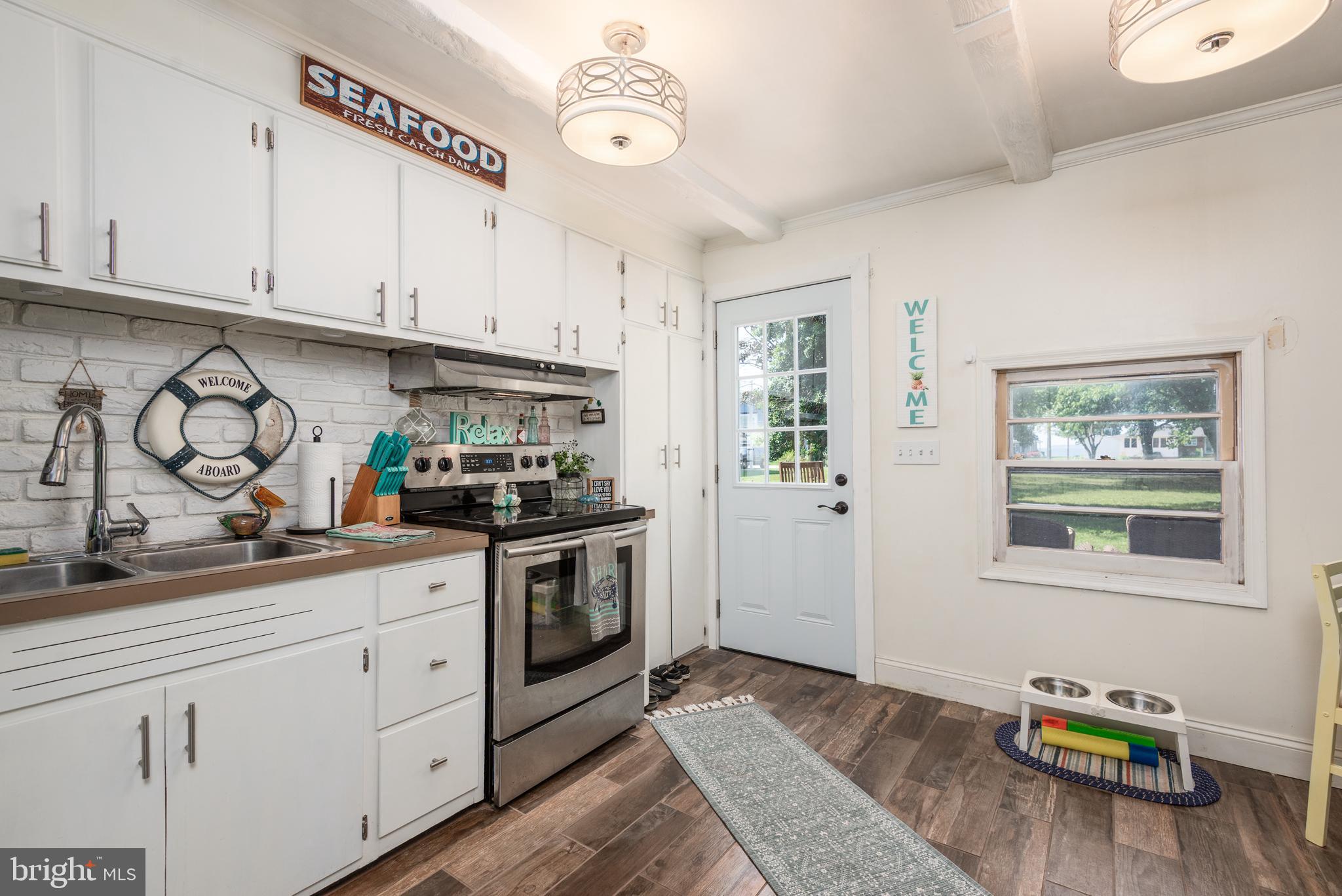 CHESTER RIVER BEACH - Residential