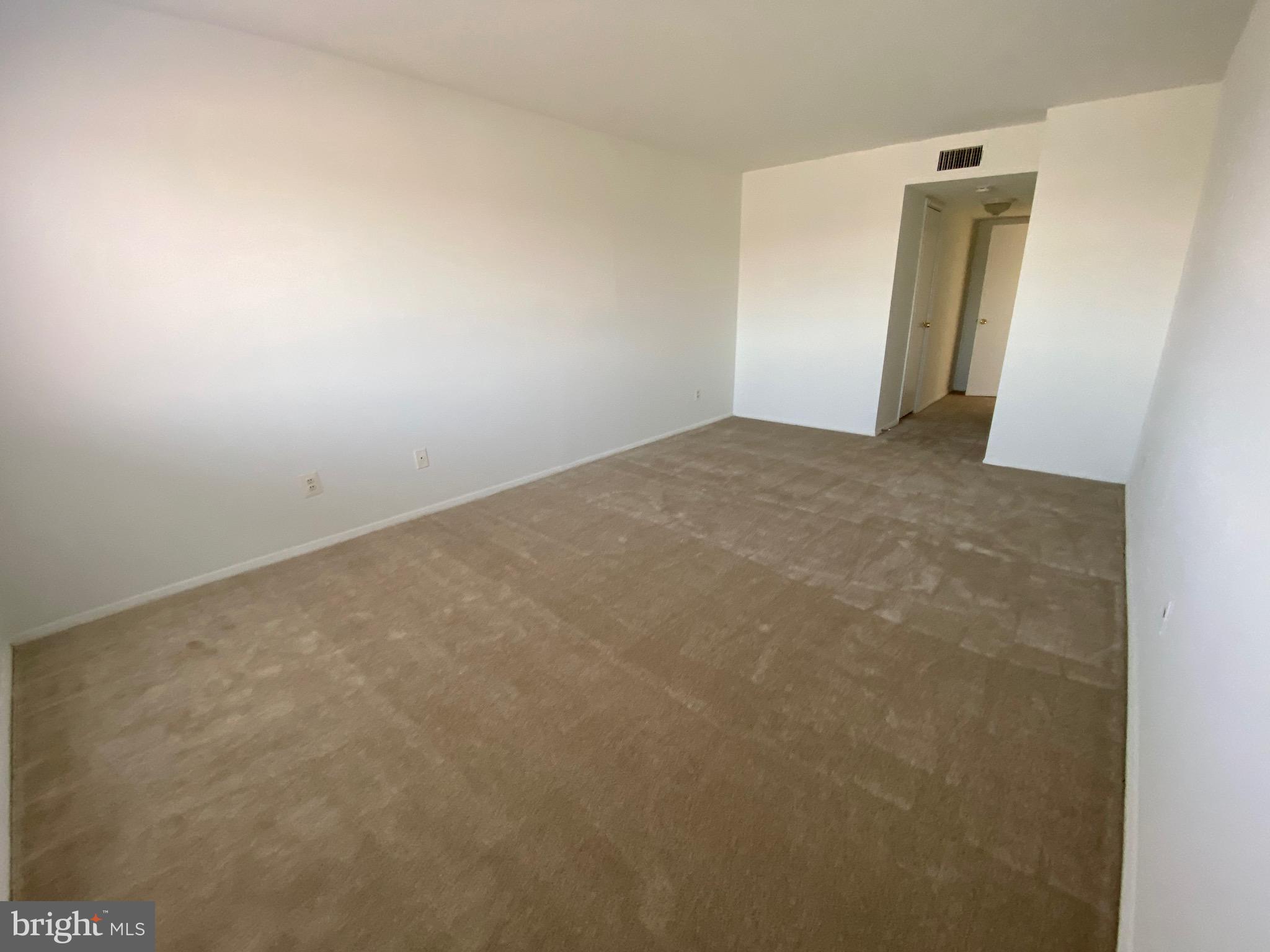 YORKTOWNE SQUARE - Residential Lease