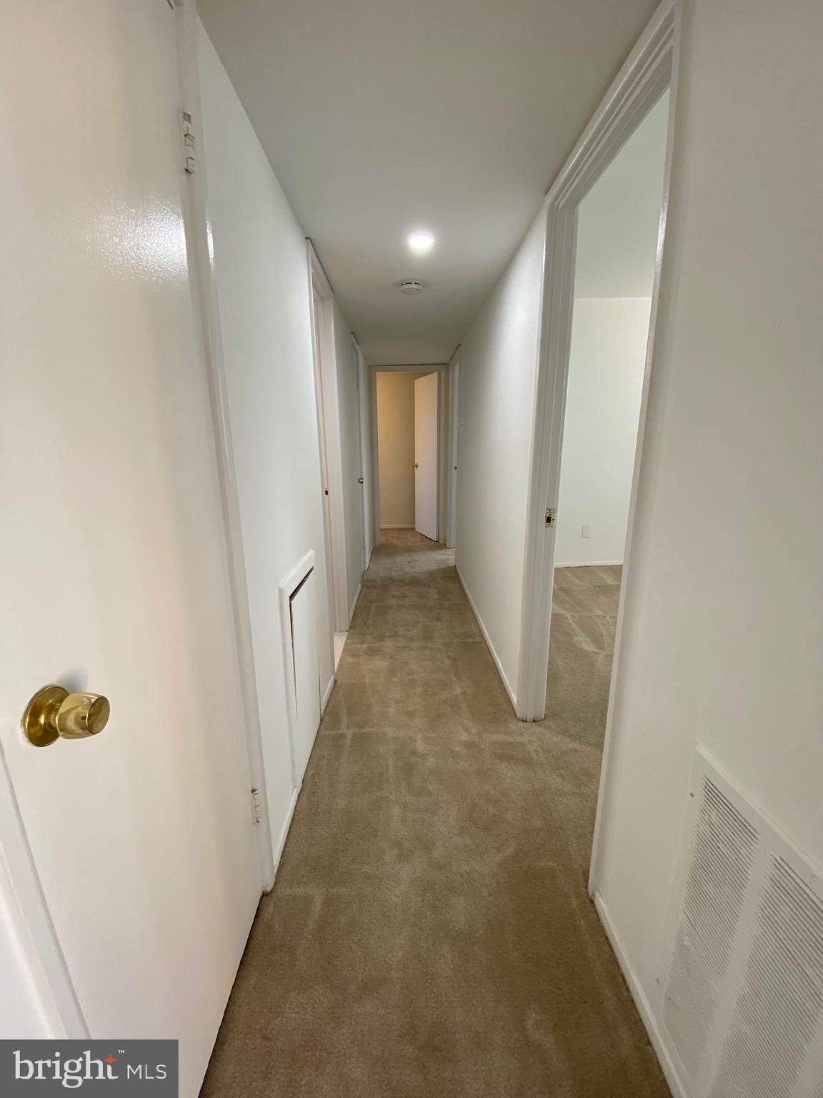 YORKTOWNE SQUARE - Residential Lease