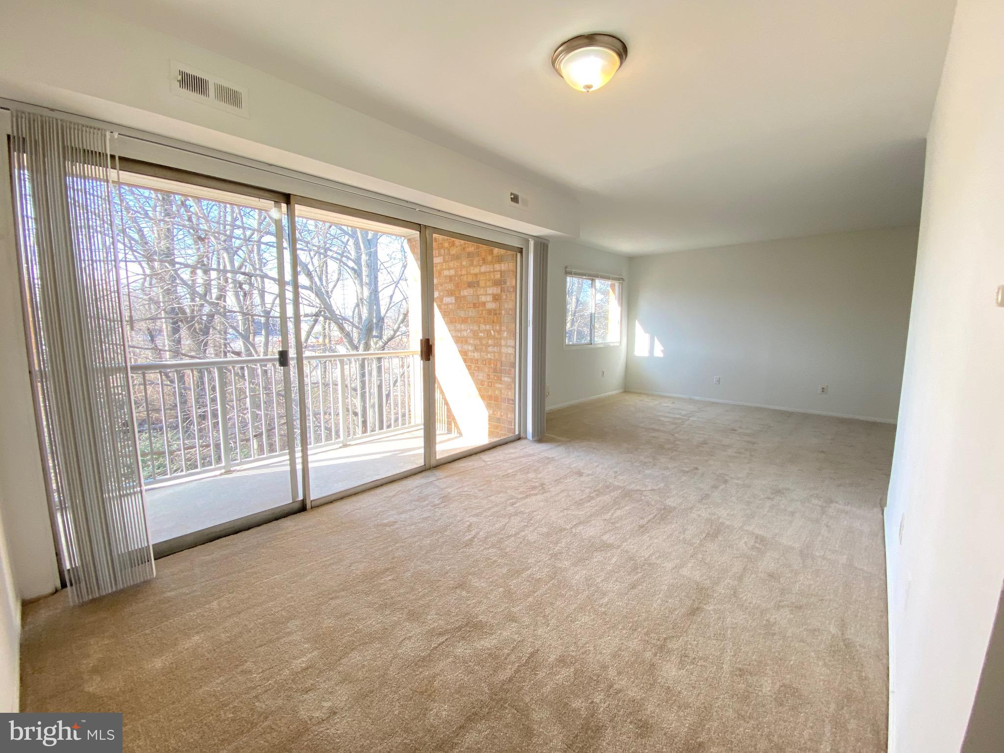 YORKTOWNE SQUARE - Residential Lease